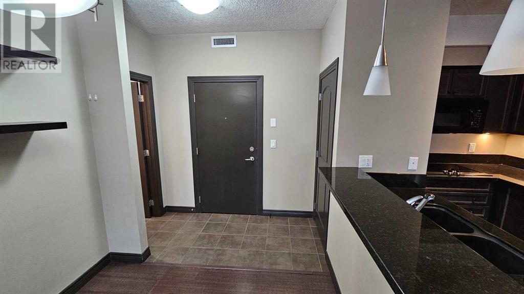 Property at 138, 30 Royal Oak Plaza NW image 3