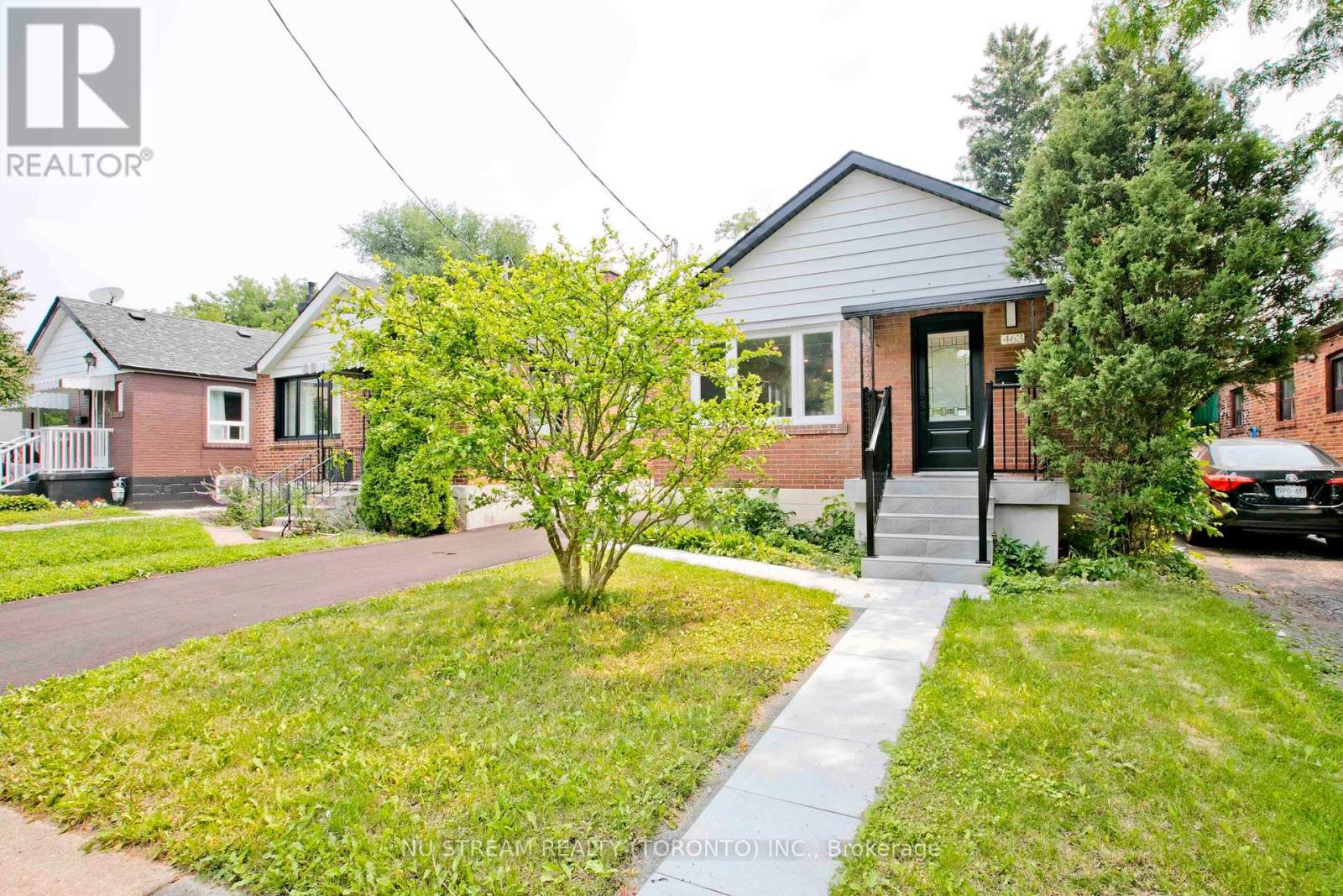 LOWER - 463 DAWES ROAD, Toronto, Ontario