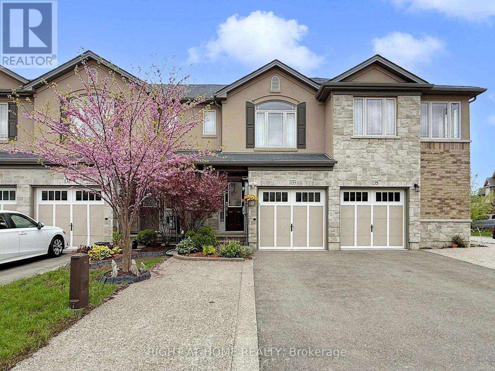 133 Westbank Trail, Hamilton, Ontario  L8J 0H3 - Photo 1 - X12159174