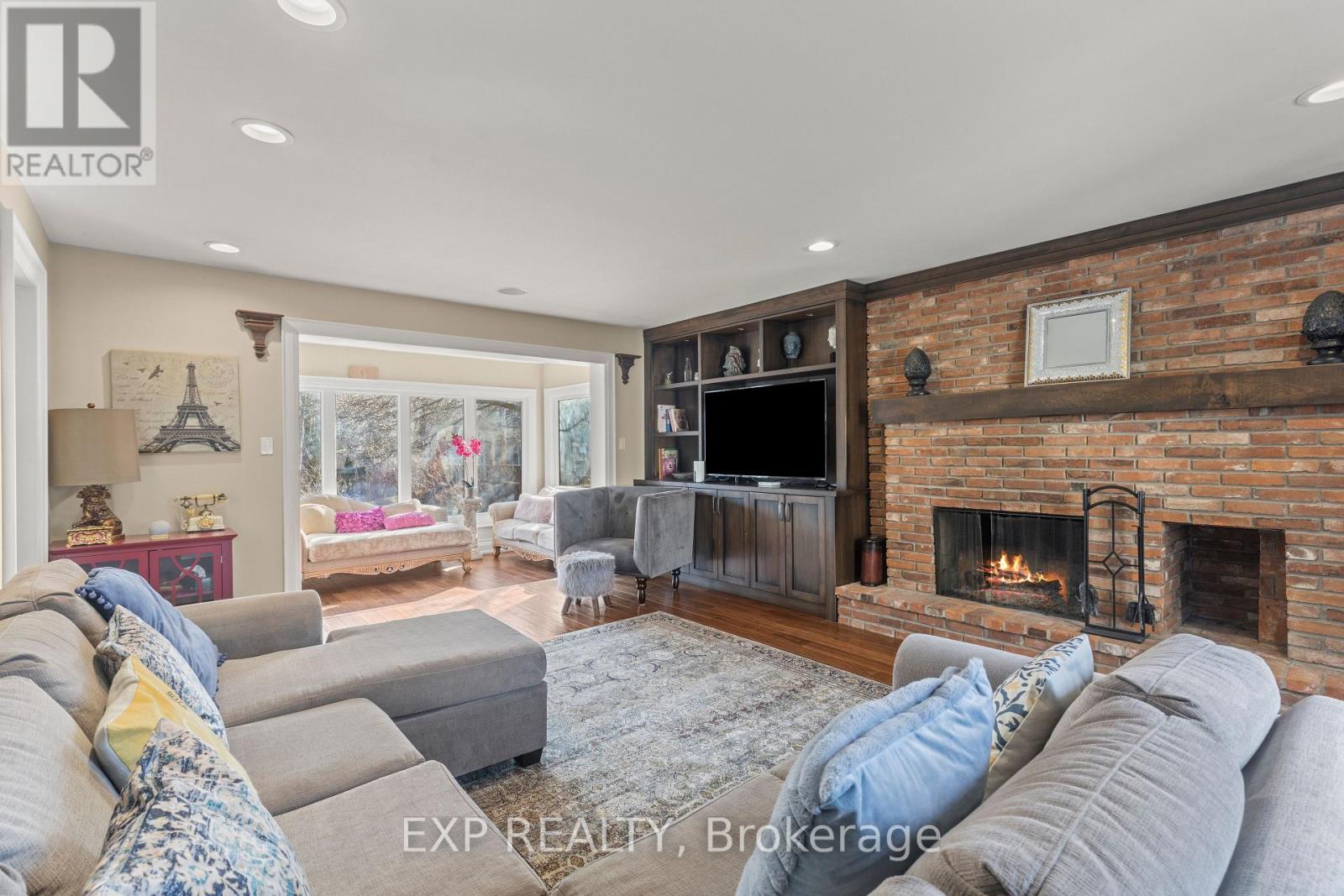 211 Merritt Street, Welland (Prince Charles), Ontario  L3C 4T8 - Photo 12 - X12159257