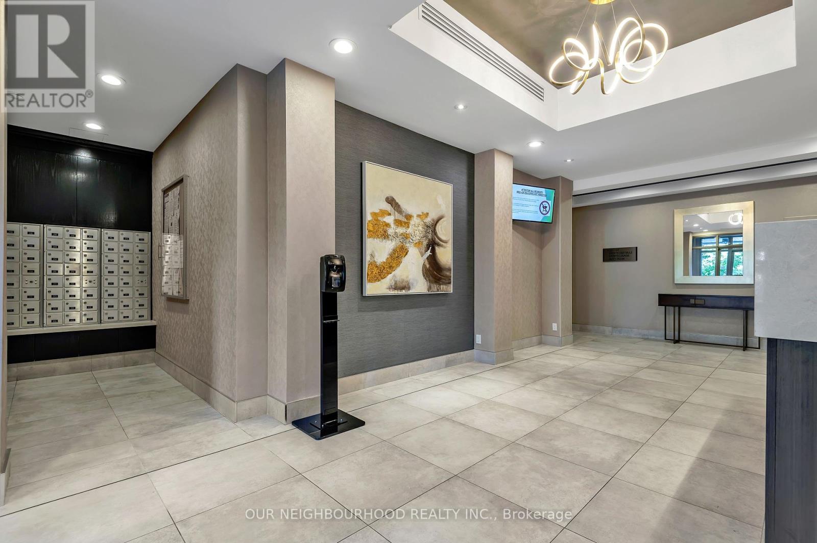 813 - 1720 Eglinton Avenue E, Toronto, Ontario M4A 2X8 - Photo 2 - C12159519