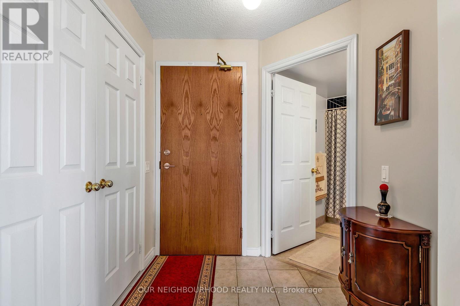 813 - 1720 Eglinton Avenue E, Toronto, Ontario  M4A 2X8 - Photo 3 - C12159519