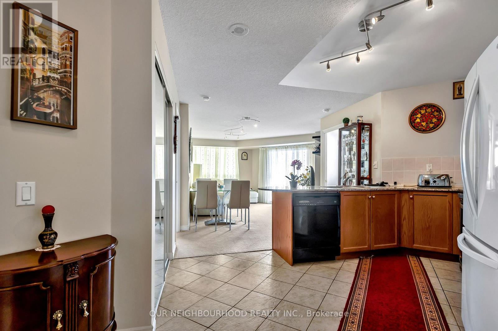 813 - 1720 Eglinton Avenue E, Toronto, Ontario  M4A 2X8 - Photo 4 - C12159519