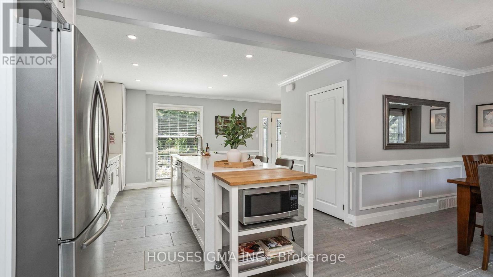17 Hunt Village Crescent, London North (North L), Ontario  N6H 4A2 - Photo 14 - X12159588