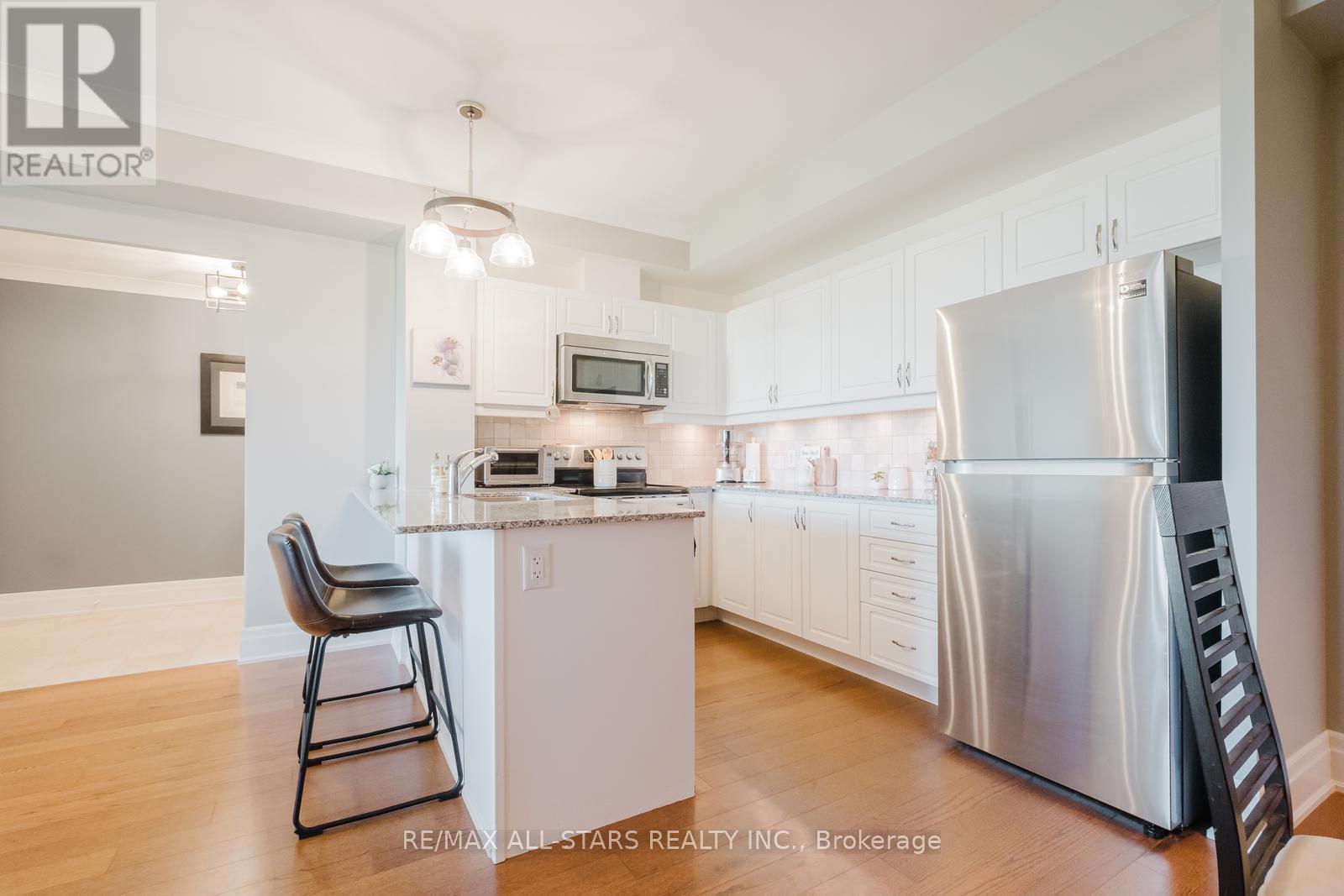 414 - 35 Baker Hill Boulevard, Whitchurch-Stouffville, Ontario  L4A 1P8 - Photo 13 - N12159386