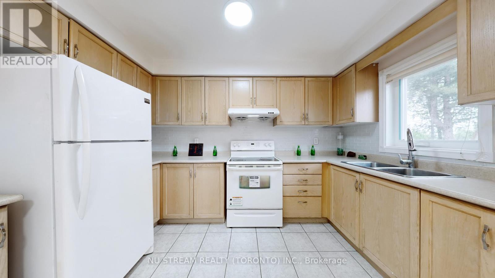 203 Milliken Meadows Drive, Markham, Ontario  L3R 0V9 - Photo 13 - N12159426