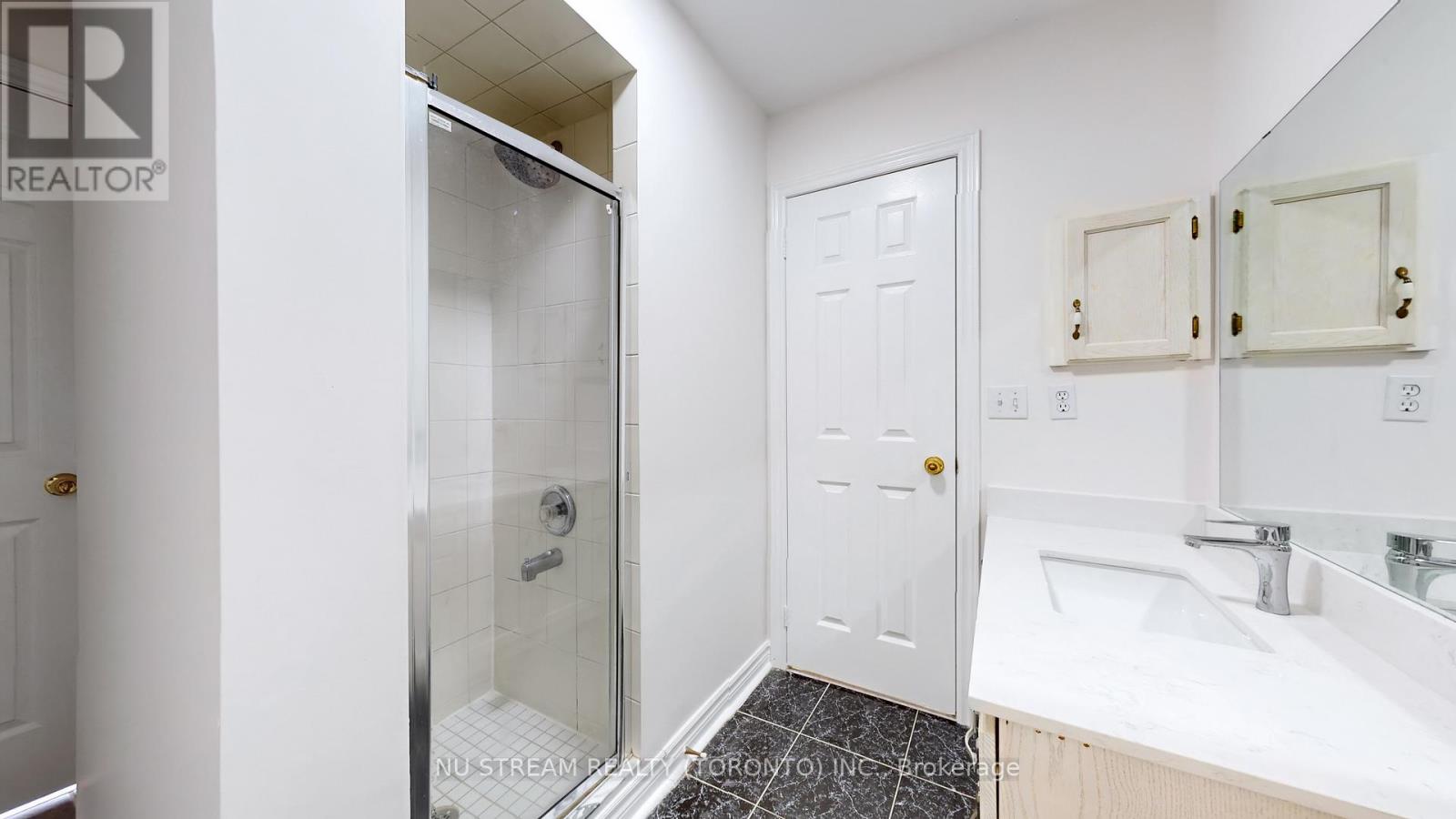 203 Milliken Meadows Drive, Markham, Ontario  L3R 0V9 - Photo 27 - N12159426