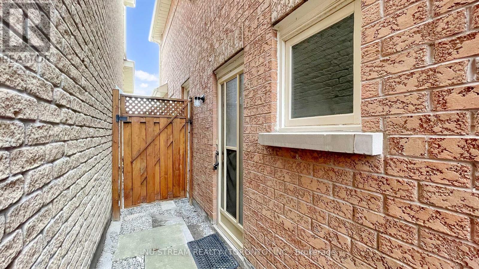 203 Milliken Meadows Drive, Markham, Ontario  L3R 0V9 - Photo 28 - N12159426