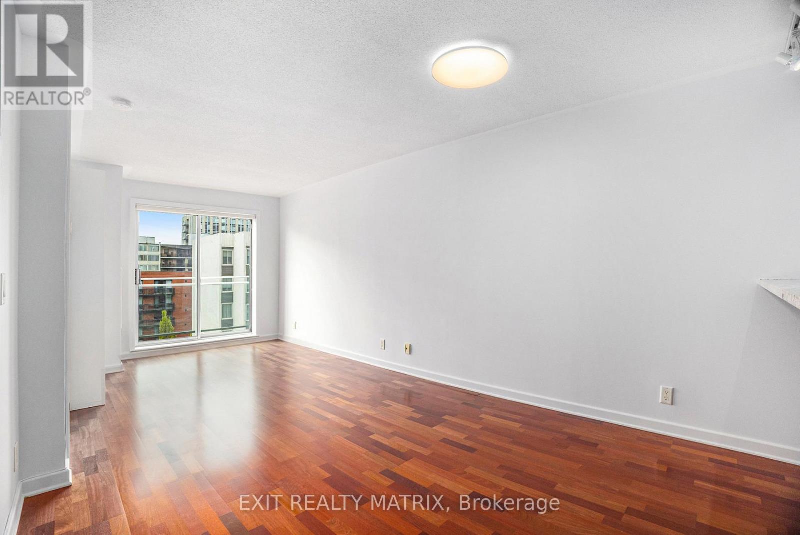 1008 - 138 Somerset Street W, Ottawa, Ontario  K2P 0A3 - Photo 2 - X12159491