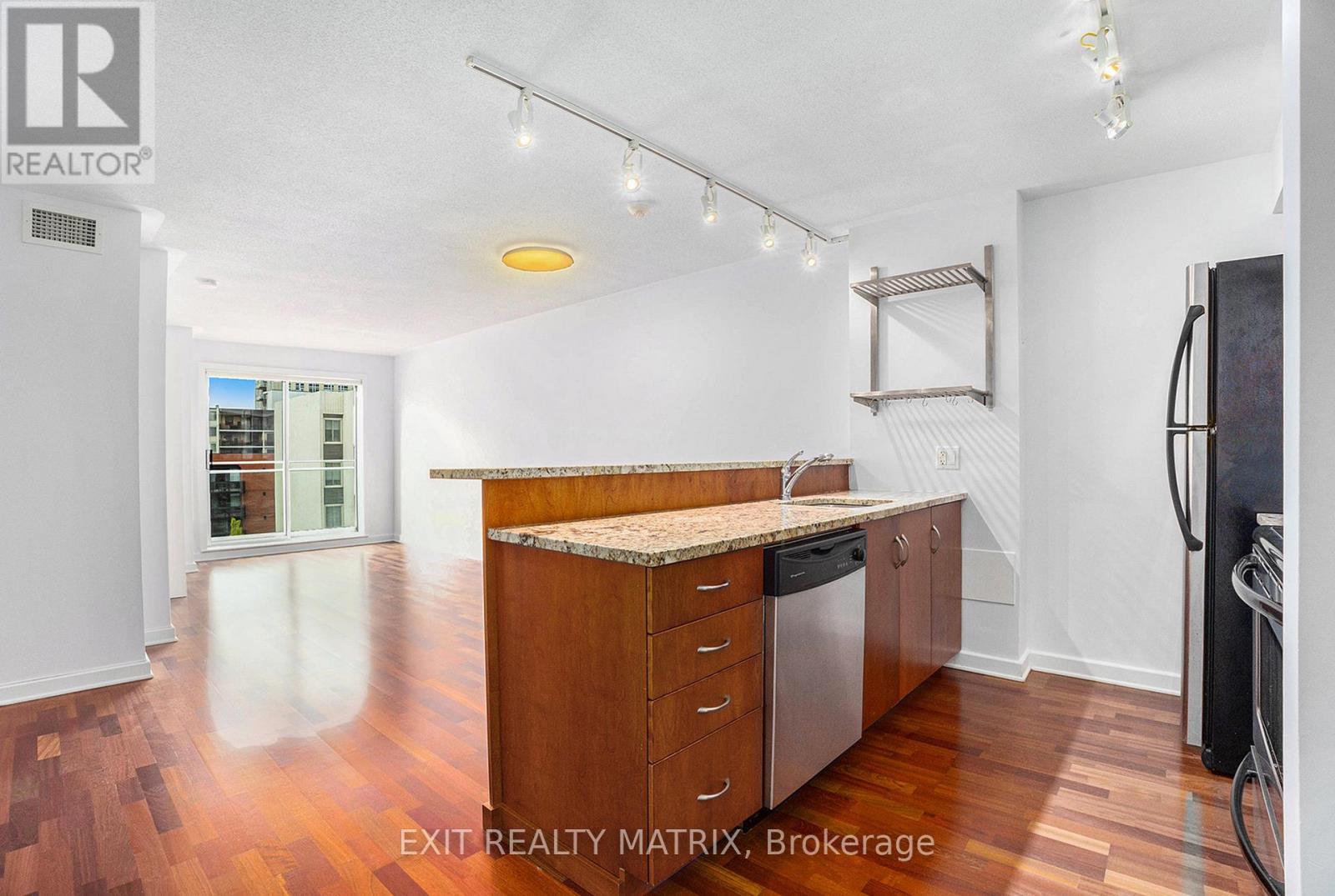 1008 - 138 Somerset Street W, Ottawa, Ontario  K2P 0A3 - Photo 4 - X12159491