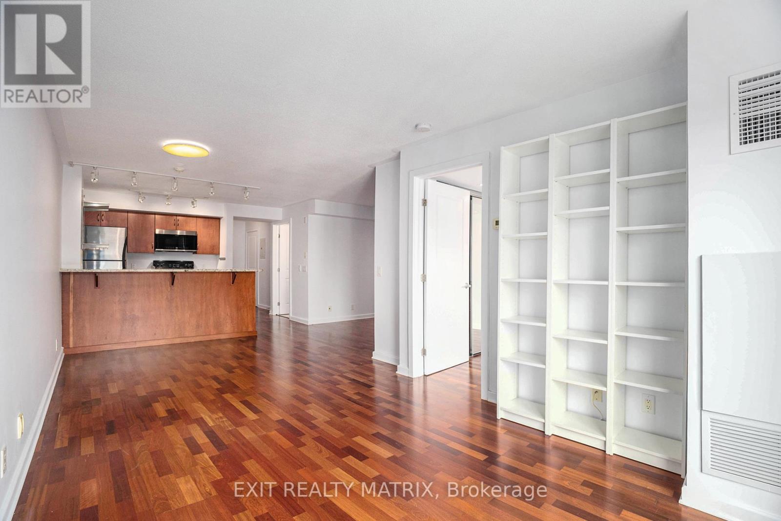 1008 - 138 Somerset Street W, Ottawa, Ontario  K2P 0A3 - Photo 8 - X12159491