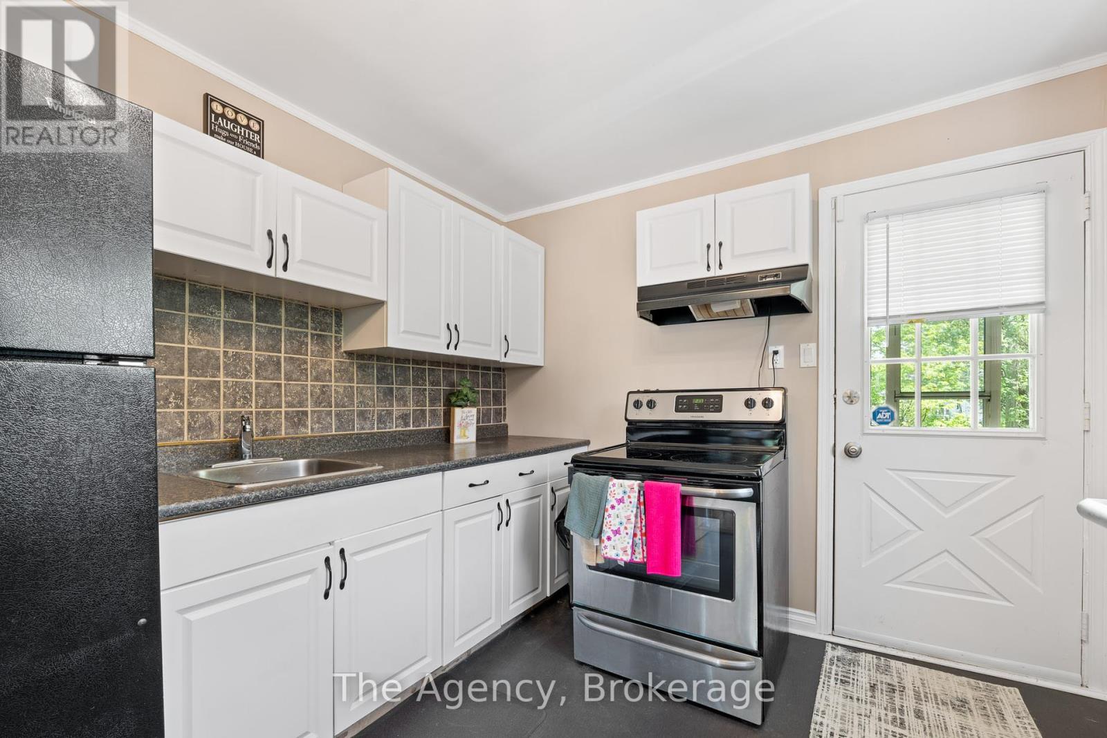 3 Phyllis Street, Fort Erie (Central), Ontario  L2A 3Y1 - Photo 10 - X12159562
