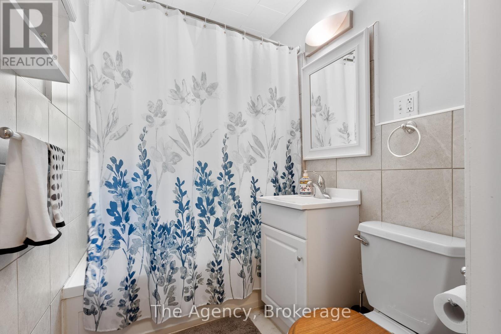 3 Phyllis Street, Fort Erie, Ontario  L2A 3Y1 - Photo 12 - X12159562