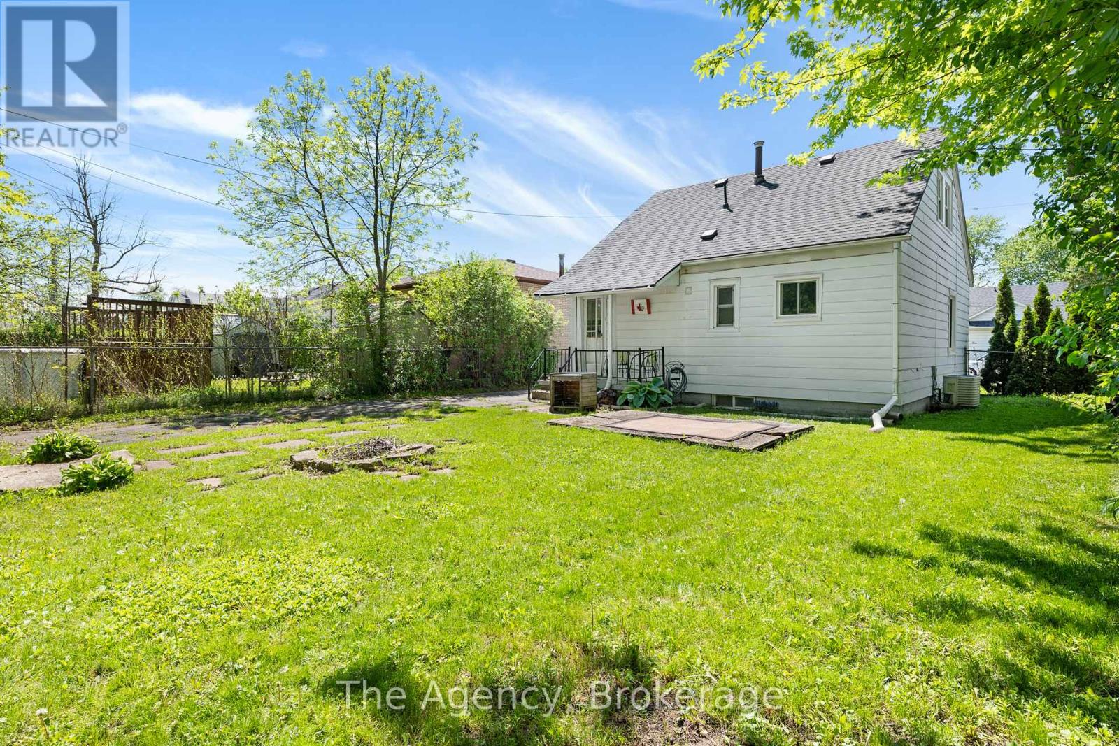 Property at 3 PHYLLIS STREET image 3