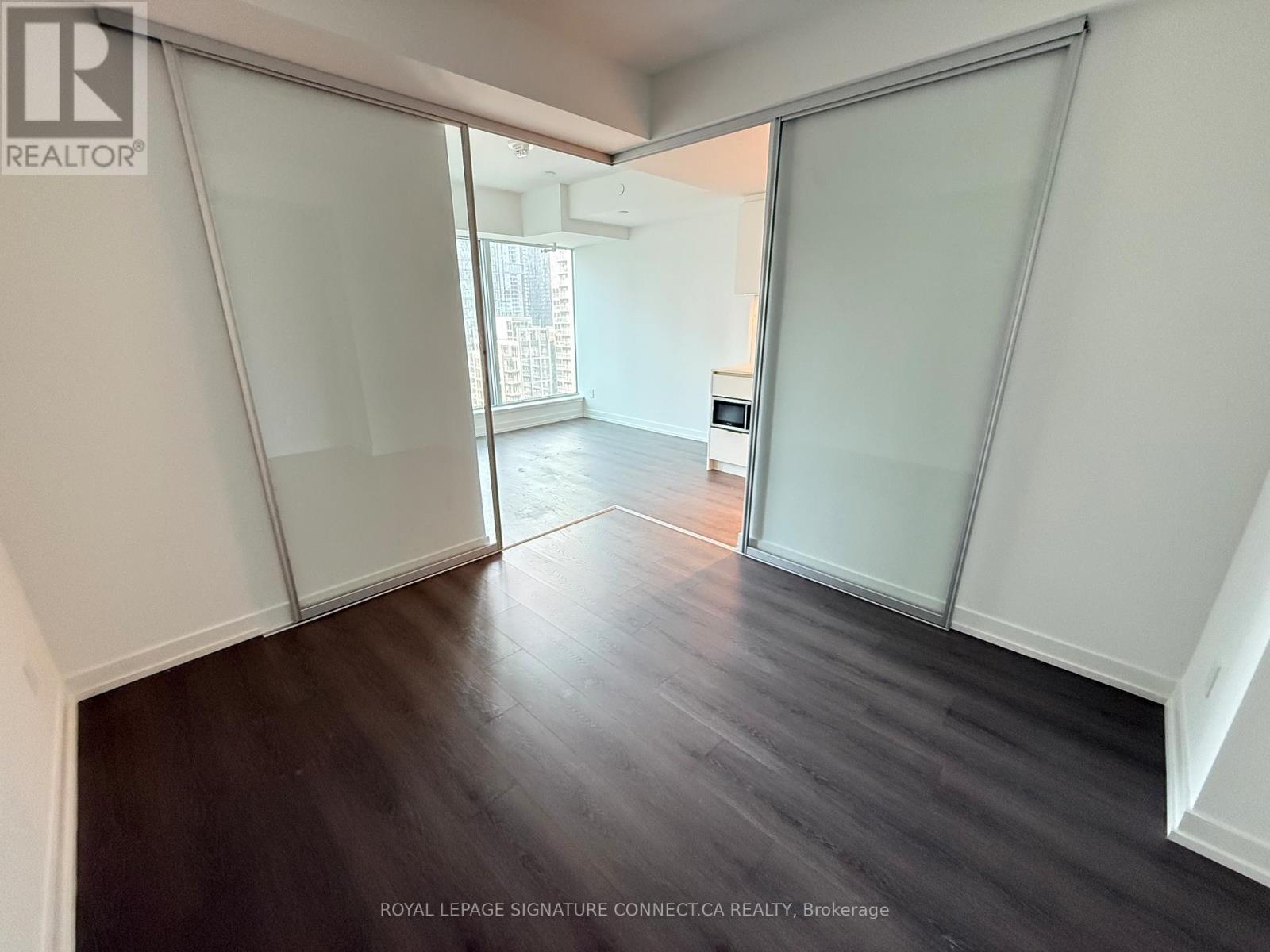 2707 - 8 Wellesley Street, Toronto, Ontario  M4Y 0J5 - Photo 12 - C12111021