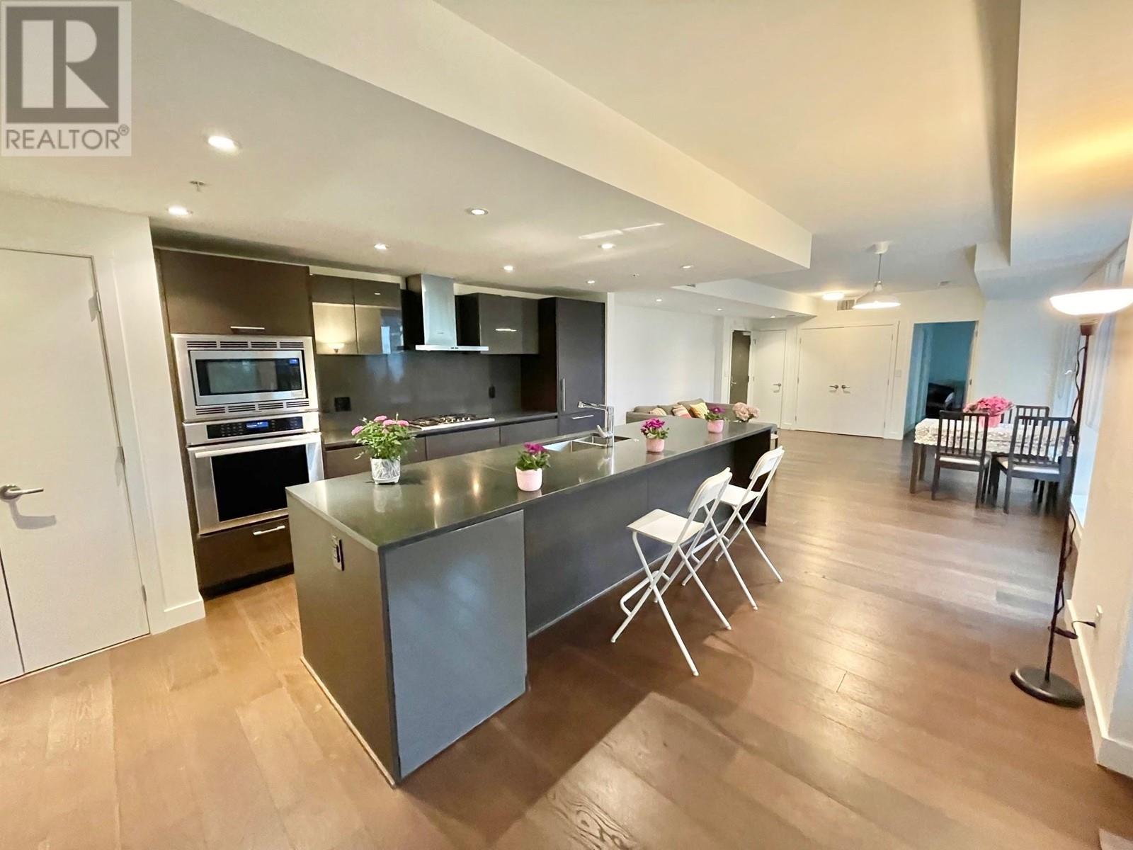 Listing Picture 12 of 29 : 708 1561 W 57TH AVENUE, Vancouver / 溫哥華 - 魯藝地產 Yvonne Lu Group - MLS Medallion Club Member