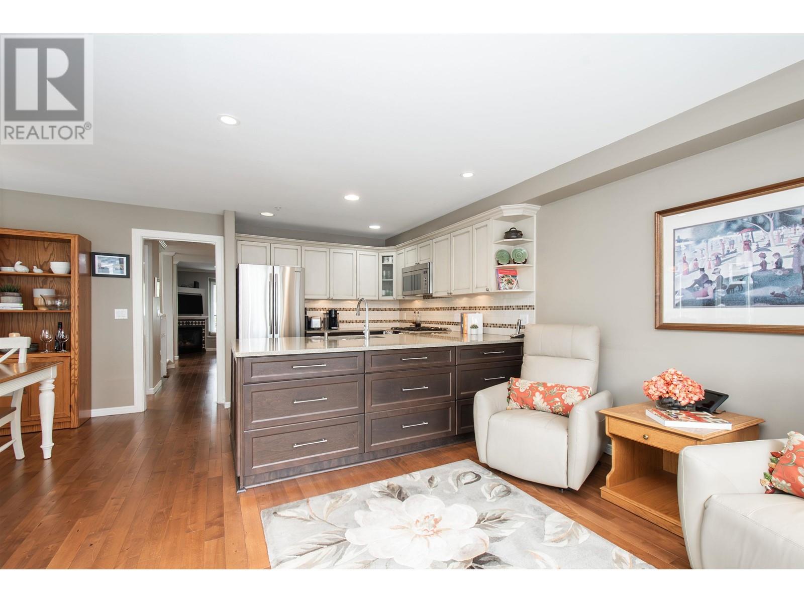 279 E 5th Street, North Vancouver, British Columbia  V7L 1L8 - Photo 11 - R3004332