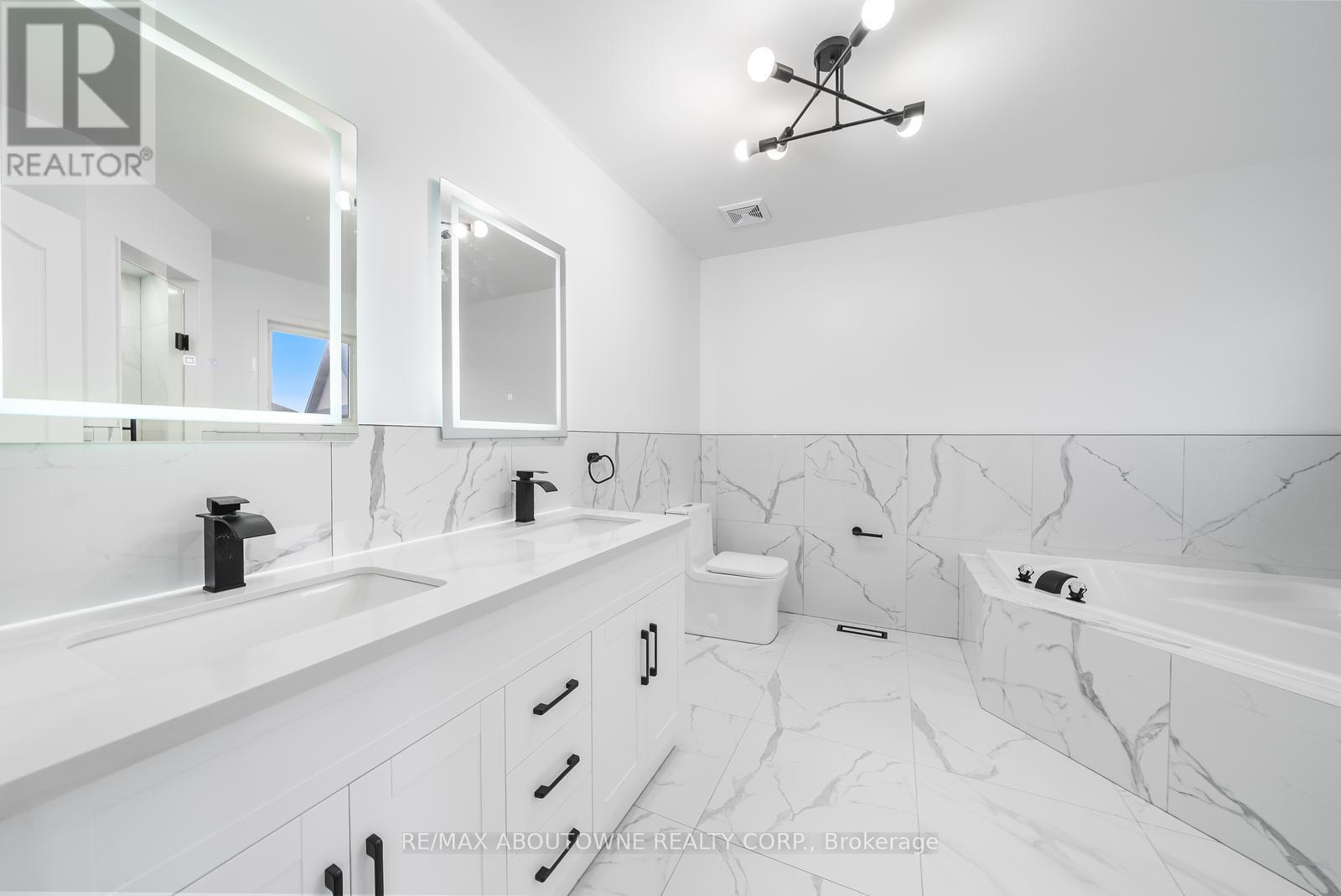 71 Cobblehill Crescent, Brampton, Ontario  L6P 2M3 - Photo 29 - W12159267