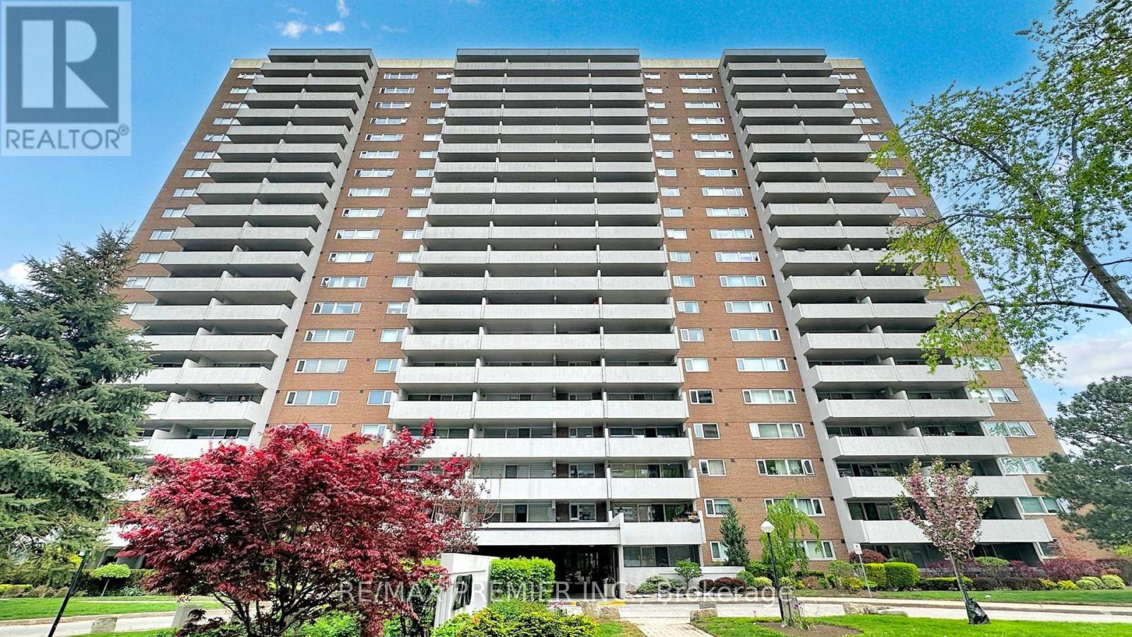 710 - 270 Scarlett Road, Toronto (Rockcliffe-Smythe), Ontario  M6N 4X7 - Photo 1 - W12159274