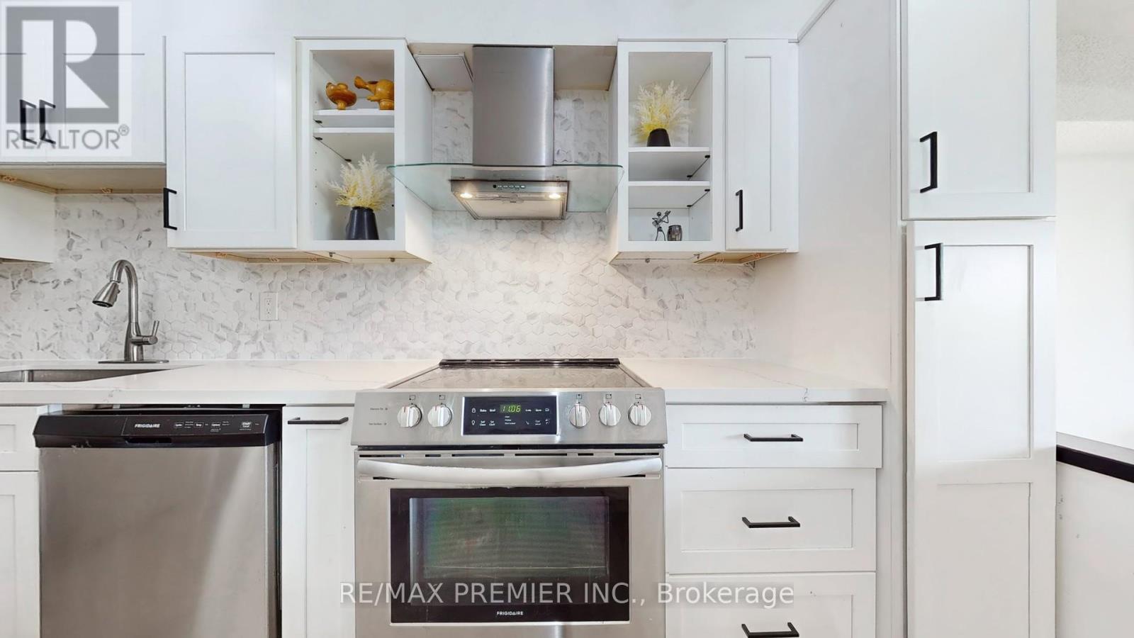 710 - 270 Scarlett Road, Toronto (Rockcliffe-Smythe), Ontario  M6N 4X7 - Photo 12 - W12159274