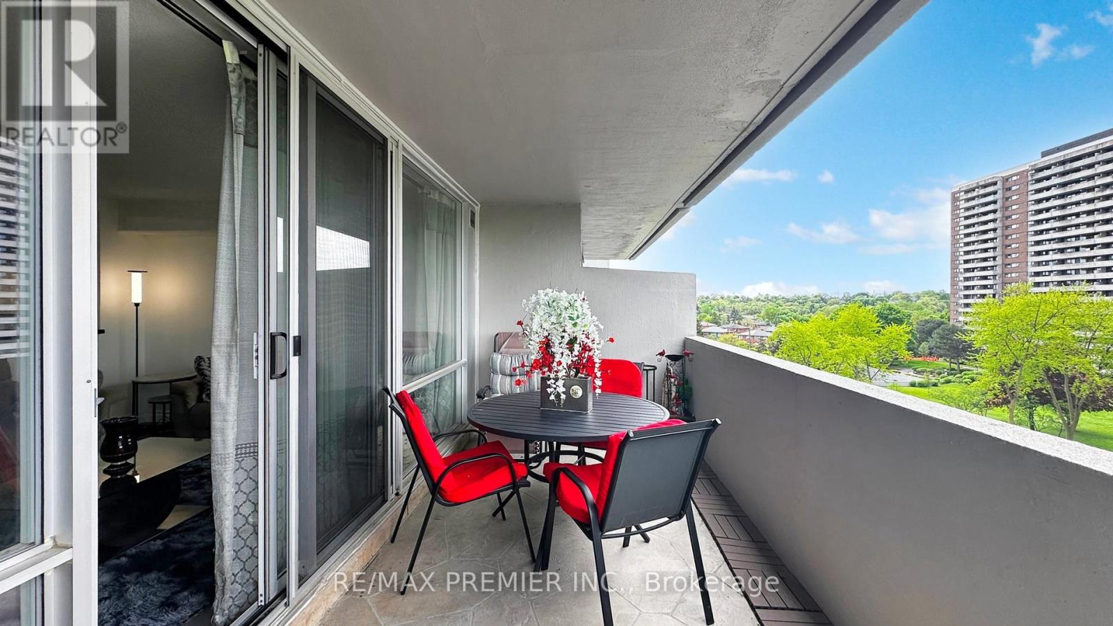 710 - 270 Scarlett Road, Toronto (Rockcliffe-Smythe), Ontario  M6N 4X7 - Photo 25 - W12159274