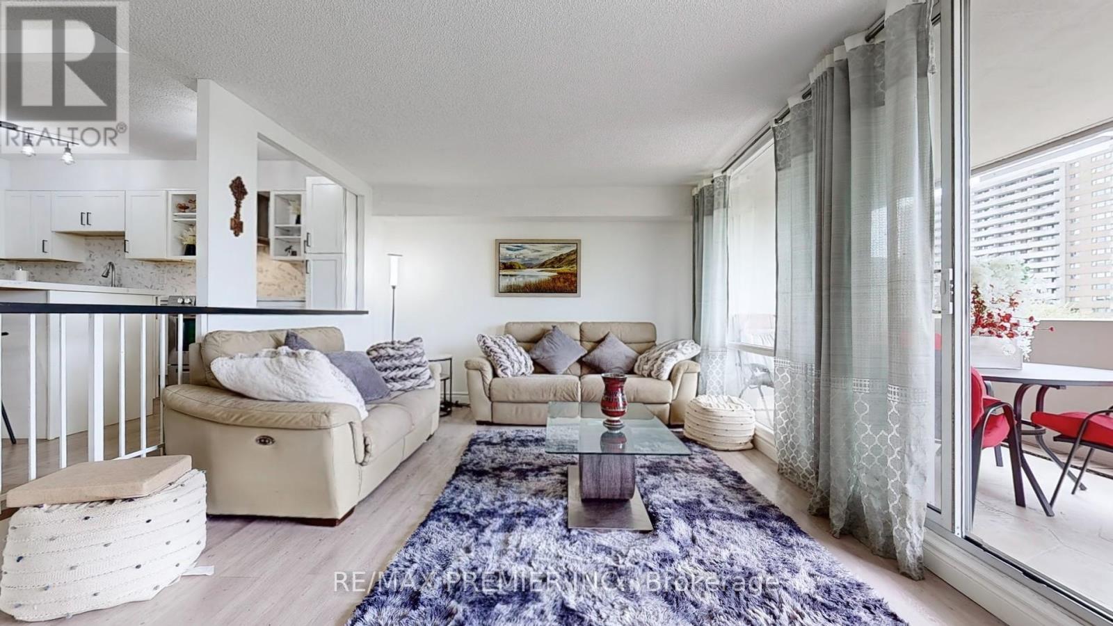 710 - 270 Scarlett Road, Toronto (Rockcliffe-Smythe), Ontario  M6N 4X7 - Photo 5 - W12159274