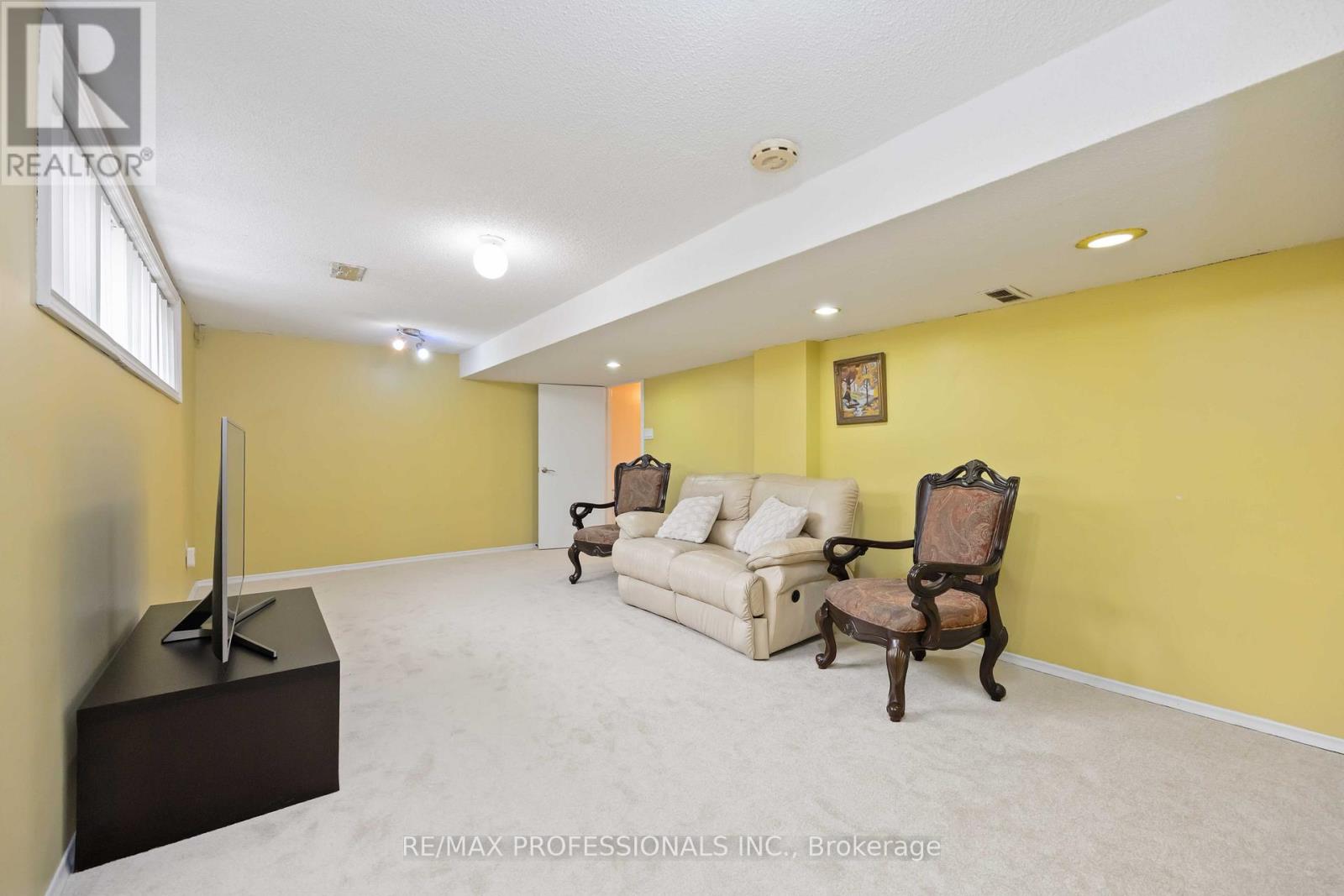 2 Coolhurst Drive, Toronto, Ontario  M9W 4A5 - Photo 17 - W12159307