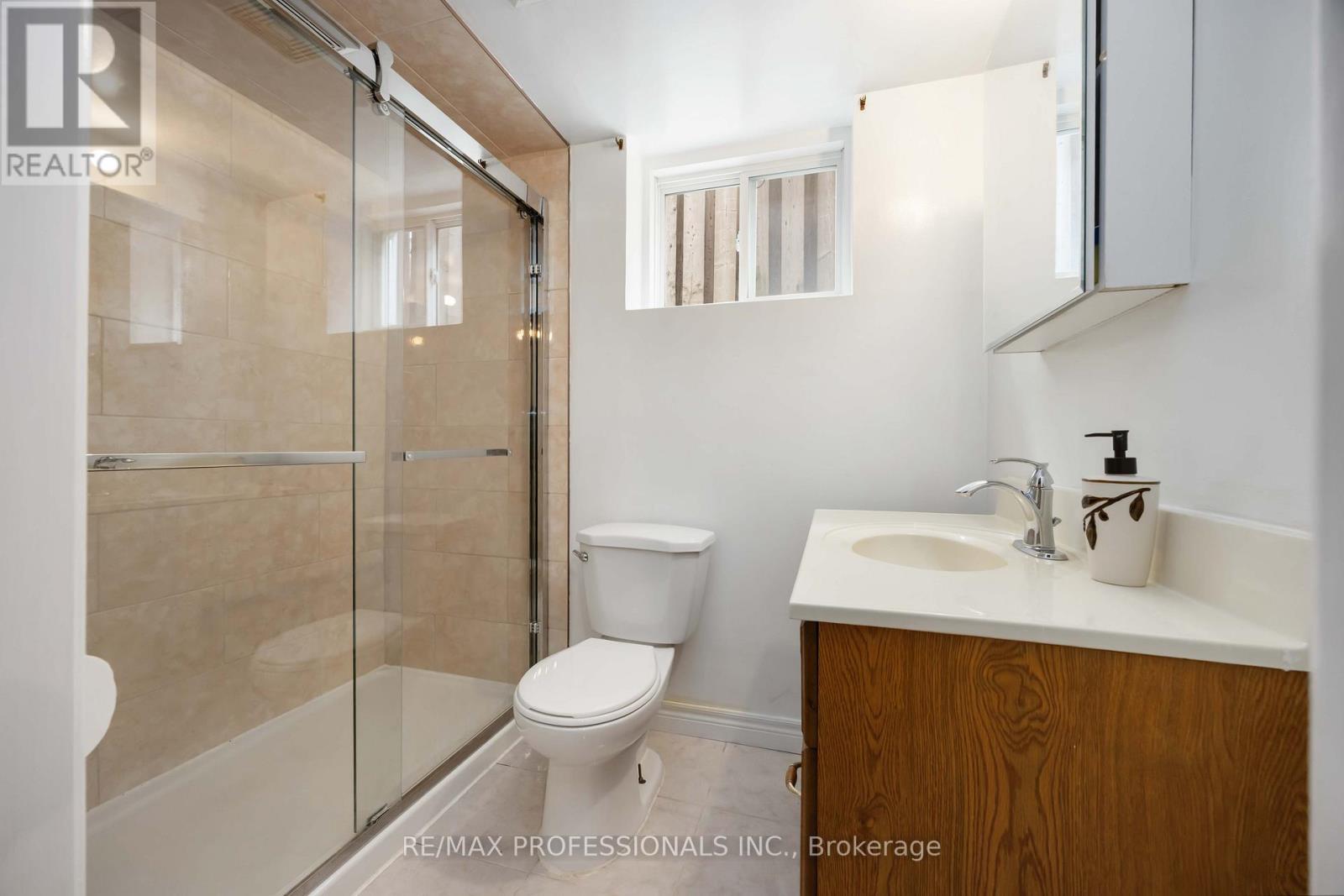 2 Coolhurst Drive, Toronto, Ontario  M9W 4A5 - Photo 24 - W12159307