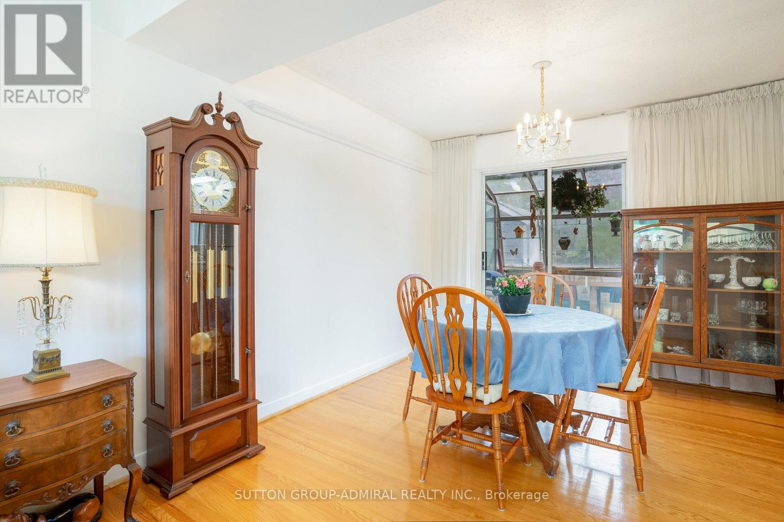43 Vanderbrent Crescent, Toronto (Willowridge-Martingrove-Richview), Ontario  M9R 3W9 - Photo 7 - W12159320