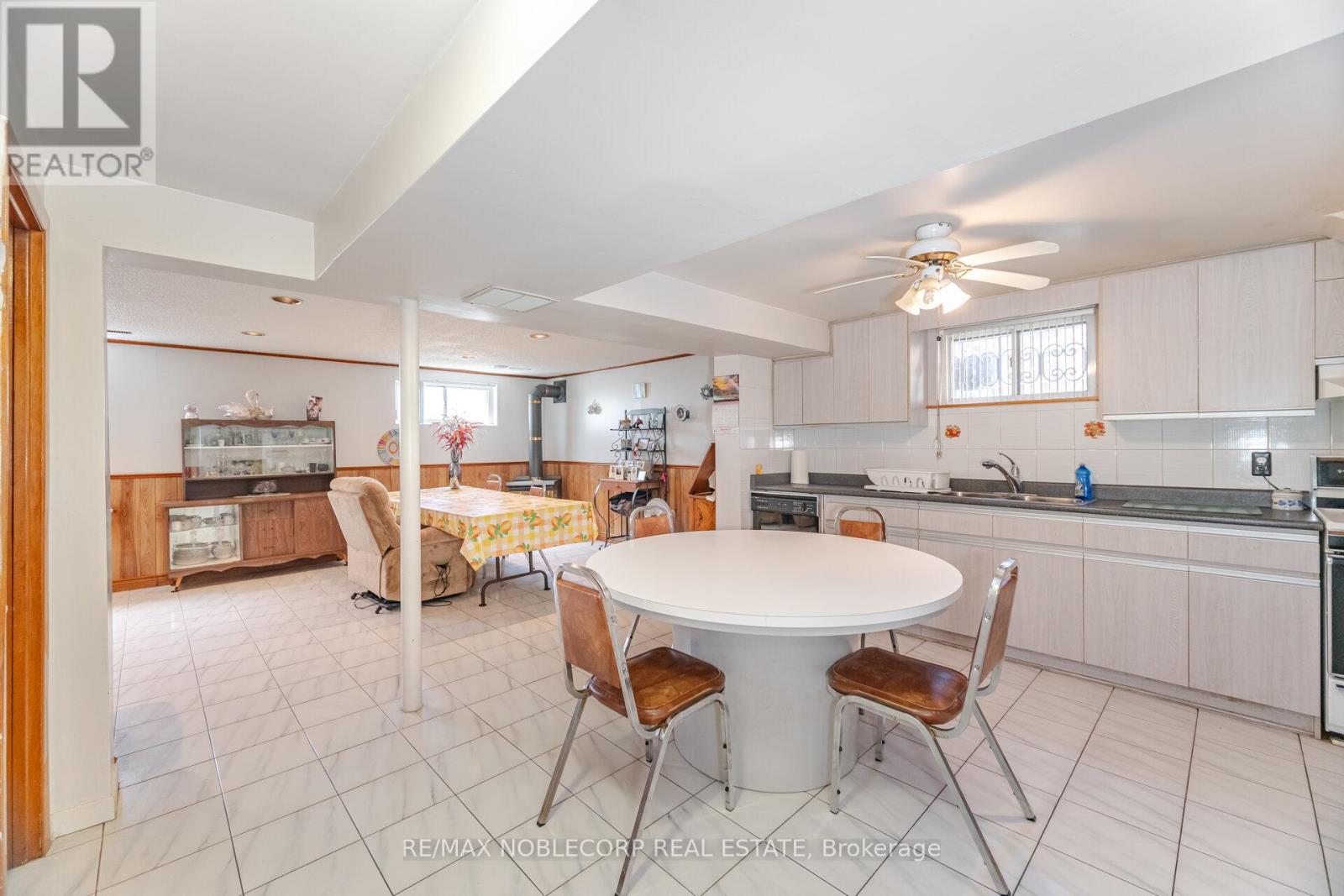 351 Hillmount Avenue, Toronto, Ontario  M6B 1Y6 - Photo 26 - W12159326
