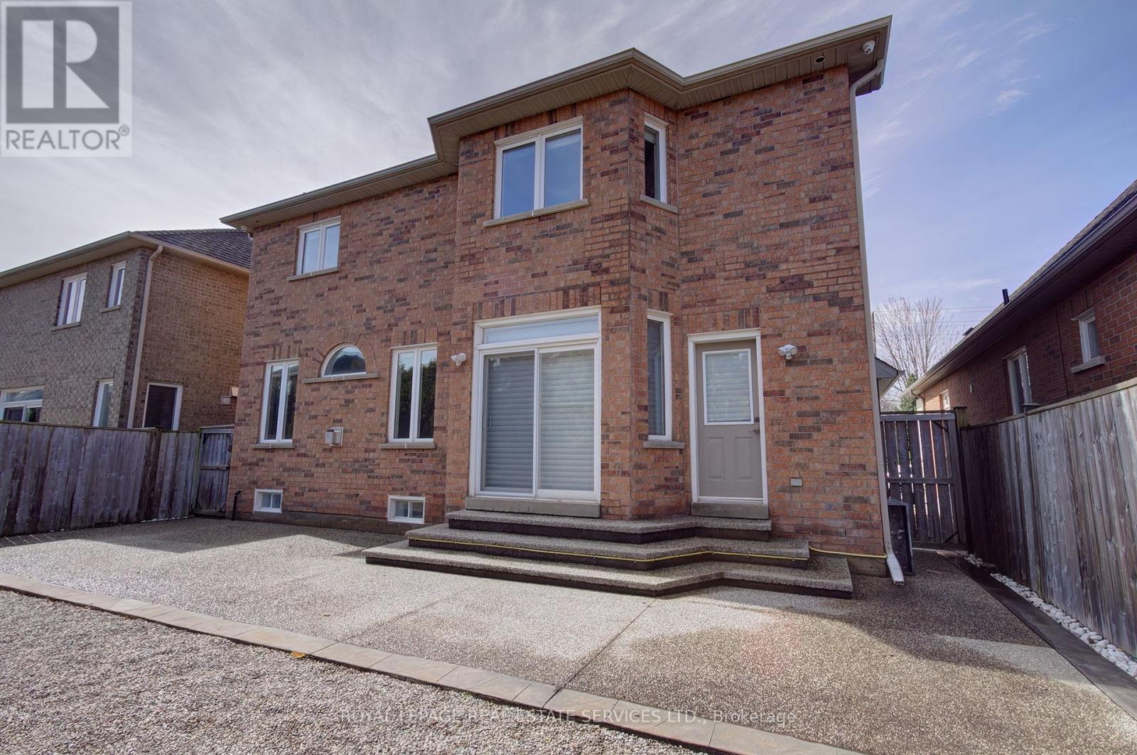 393 Burloak Drive, Oakville, Ontario  L6L 6W8 - Photo 35 - W12159343