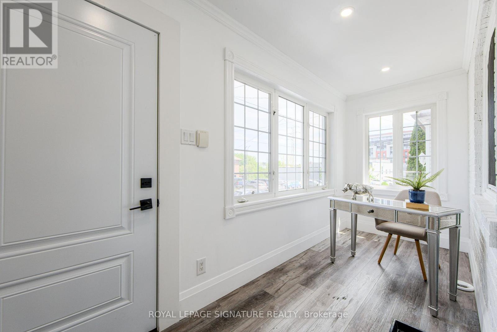 19 Schell Avenue, Toronto (Briar Hill-Belgravia), Ontario  M6E 2S7 - Photo 2 - W12159368