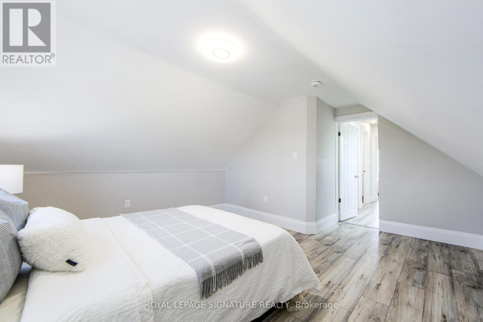 19 Schell Avenue, Toronto (Briar Hill-Belgravia), Ontario  M6E 2S7 - Photo 20 - W12159368