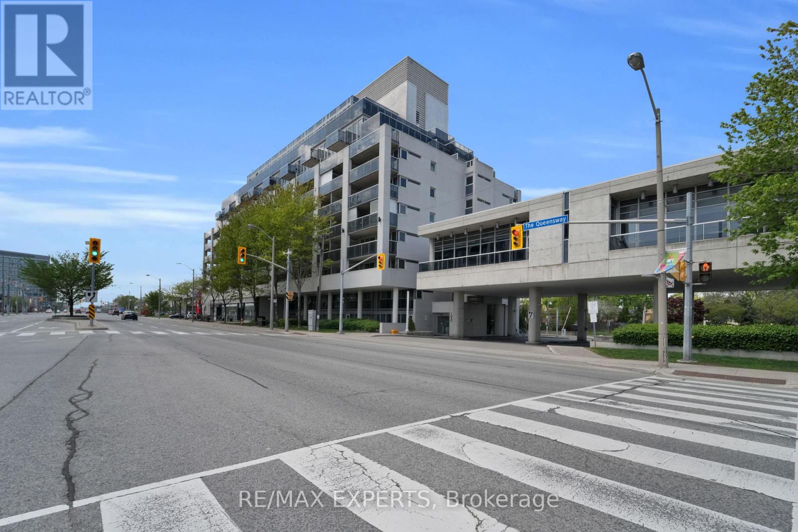 516 - 1050 THE QUEENSWAY, Toronto, Ontario