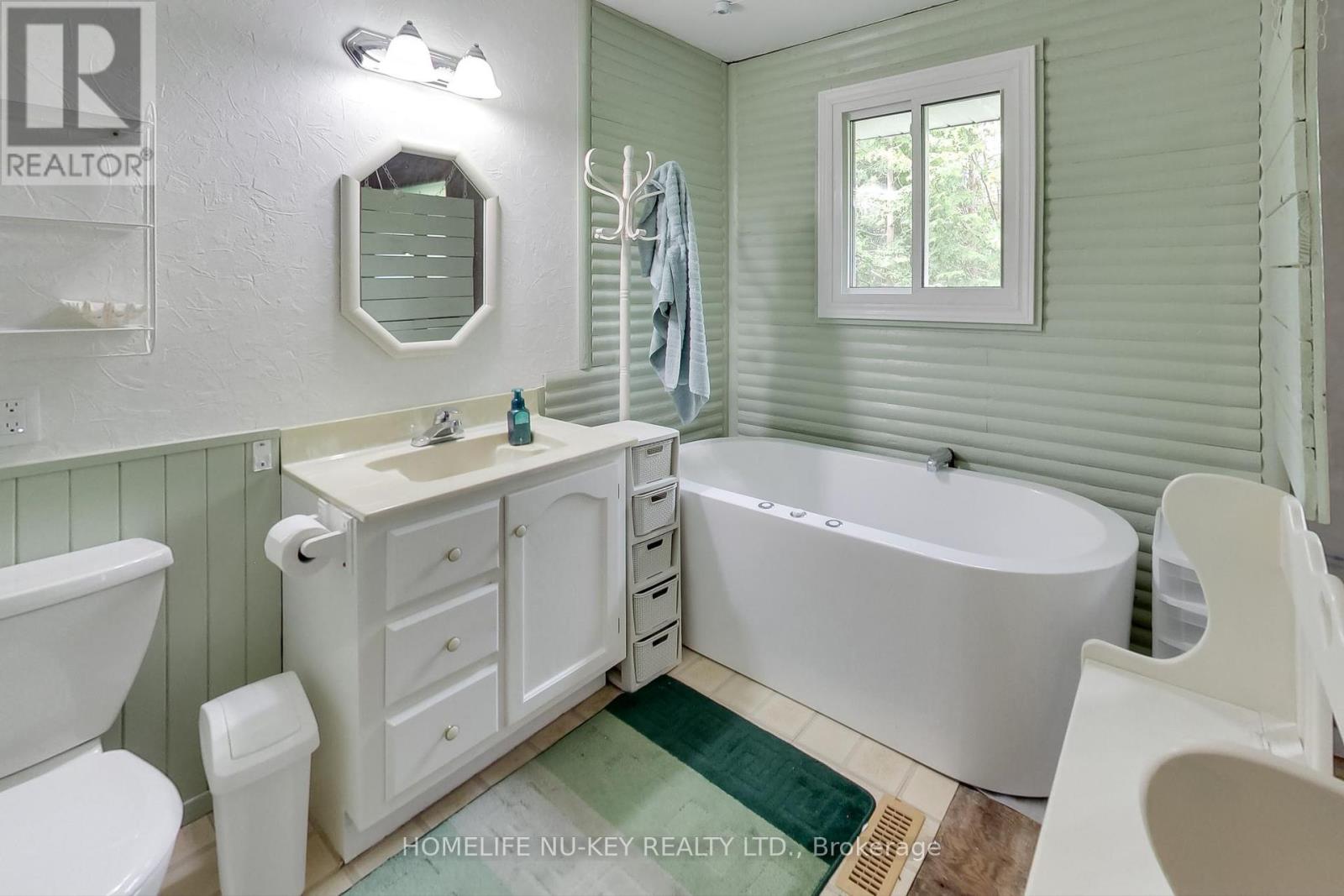 2242 Mildred Avenue, Innisfil, Ontario  L9S 2B8 - Photo 26 - N12159462