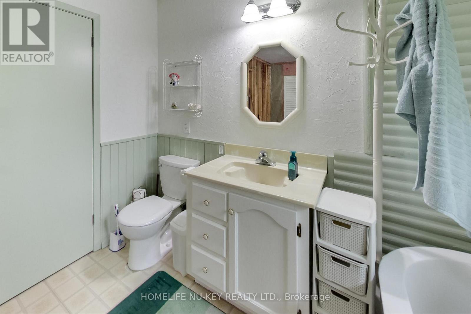 2242 Mildred Avenue, Innisfil, Ontario  L9S 2B8 - Photo 27 - N12159462