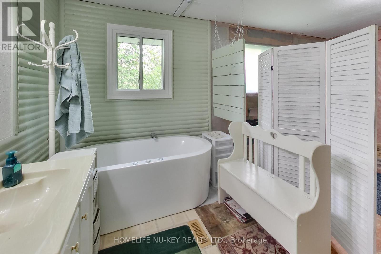 2242 Mildred Avenue, Innisfil (Alcona), Ontario  L9S 2B8 - Photo 28 - N12159462