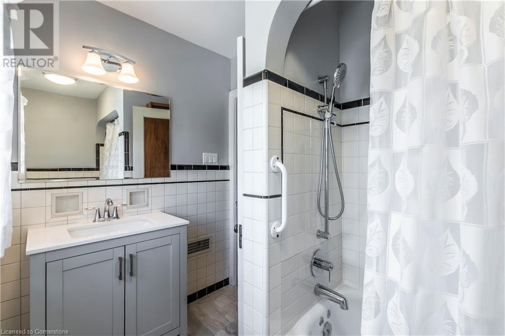 100 Borden Avenue N, Kitchener, Ontario  N2H 3J4 - Photo 30 - 40725713