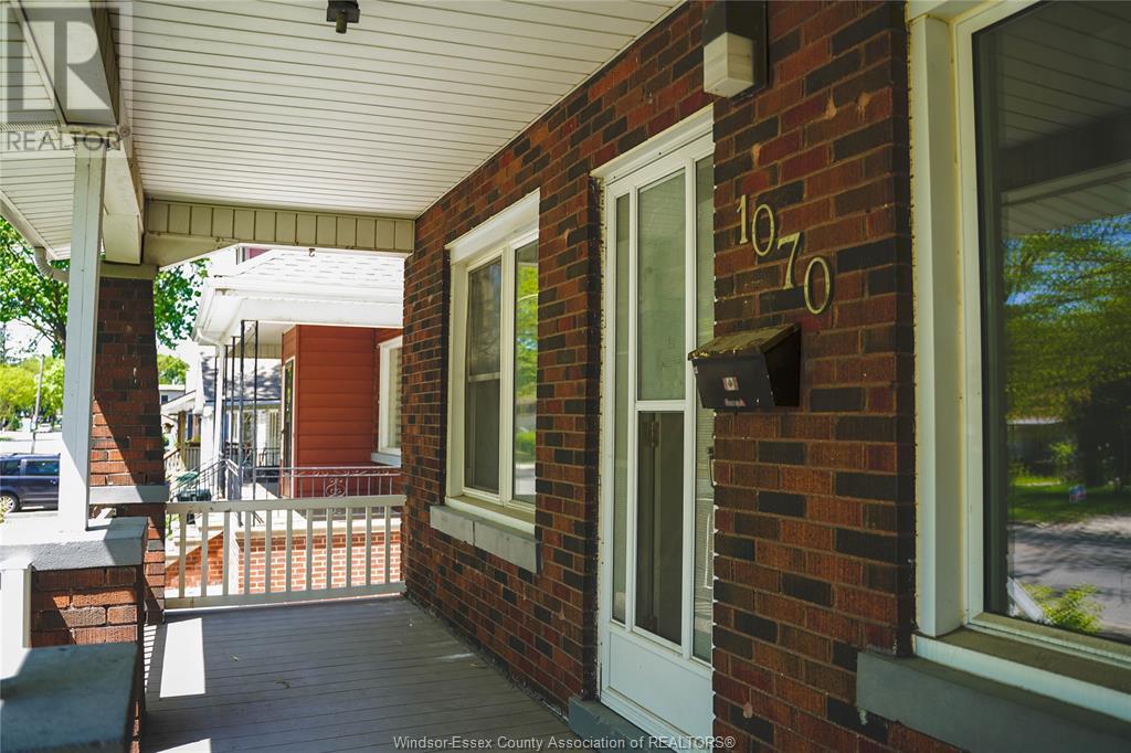 1070 Campbell, Windsor, Ontario  N9B 2J3 - Photo 2 - 25012522