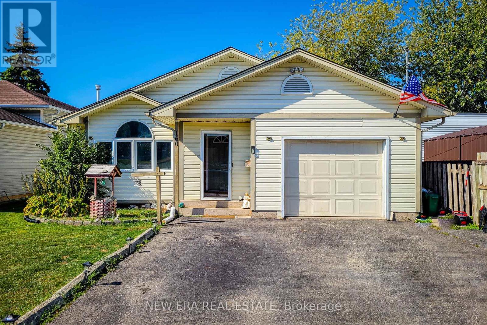 160 Davis Street, Port Colborne, Ontario  L3K 1Z1 - Photo 1 - X12159325