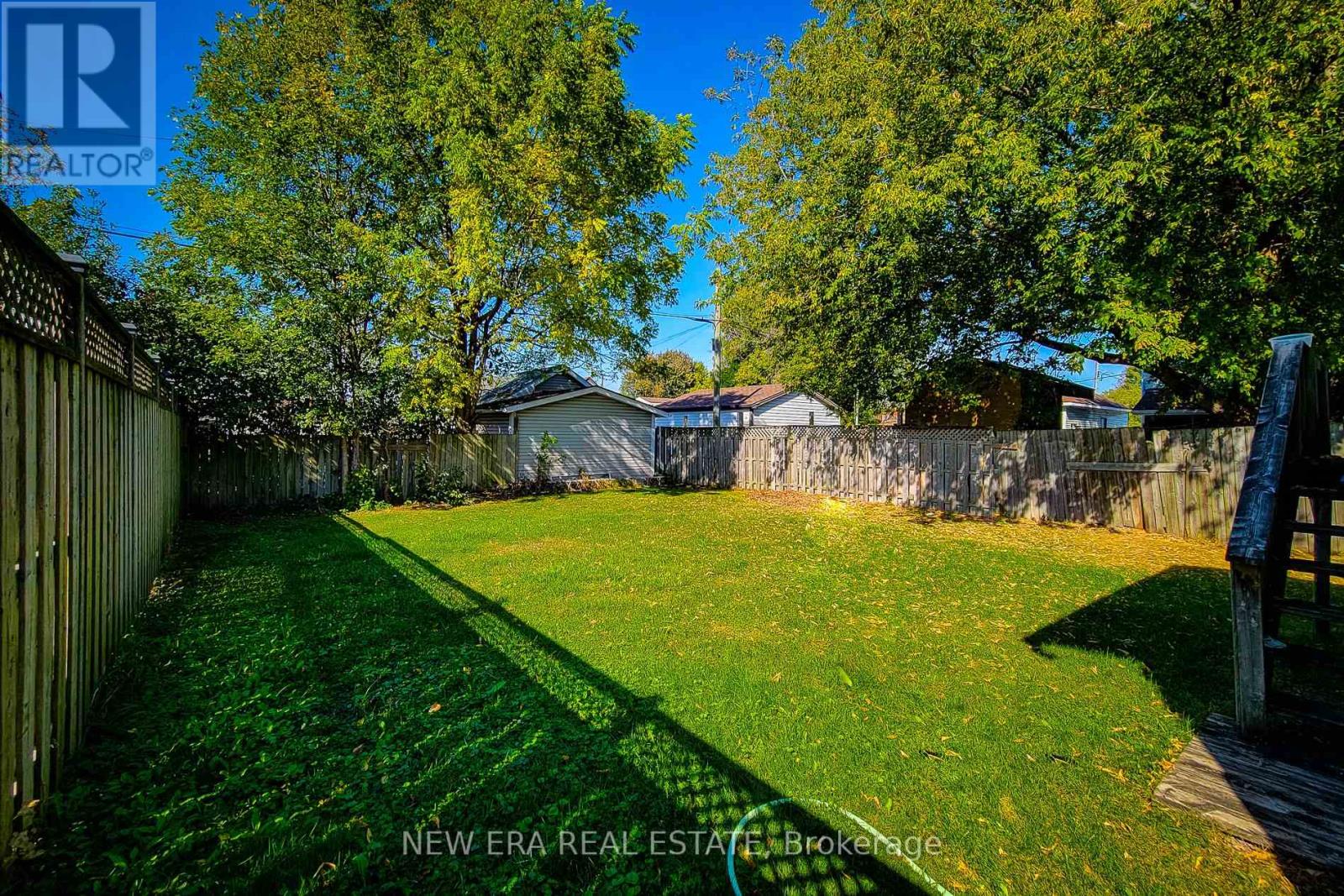 160 Davis Street, Port Colborne, Ontario  L3K 1Z1 - Photo 6 - X12159325