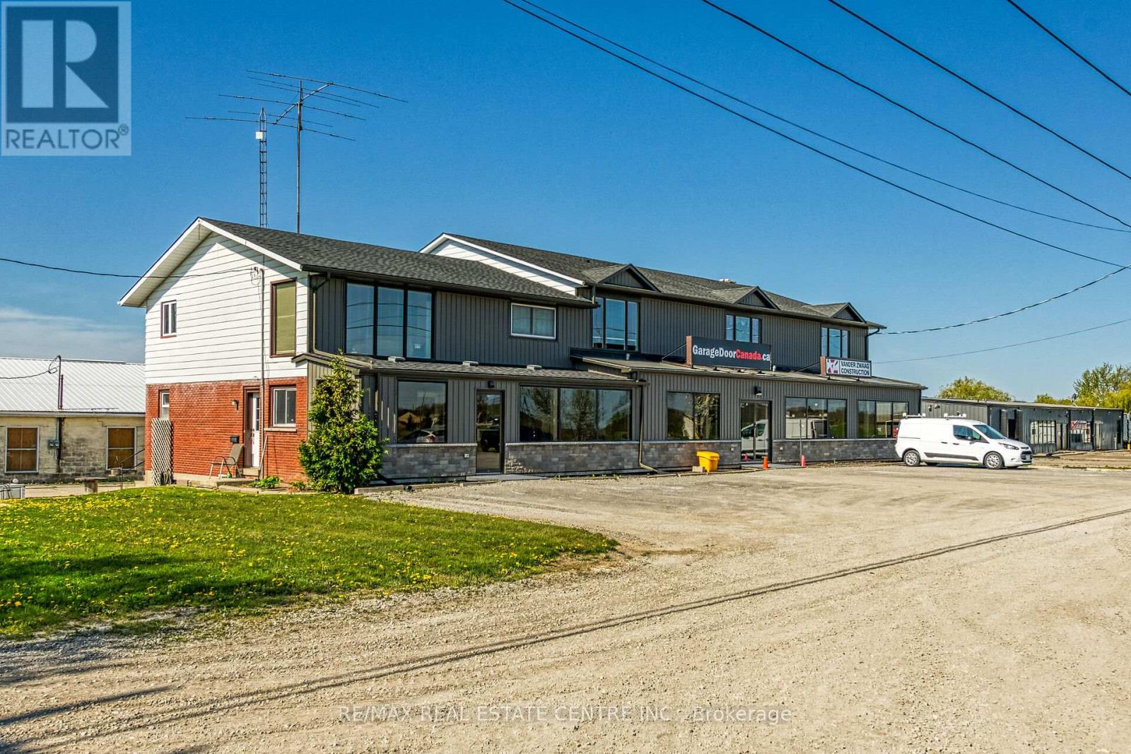 8268 Highway No 20 Highway, Grimsby (Grimsby Escarpment), Ontario  L0R 2A0 - Photo 1 - X12159342