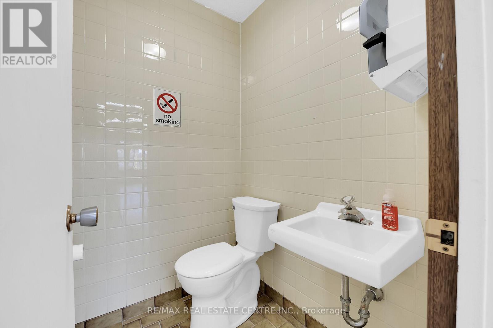 8268 Highway No 20 Highway, Grimsby, Ontario  L0R 2A0 - Photo 17 - X12159342