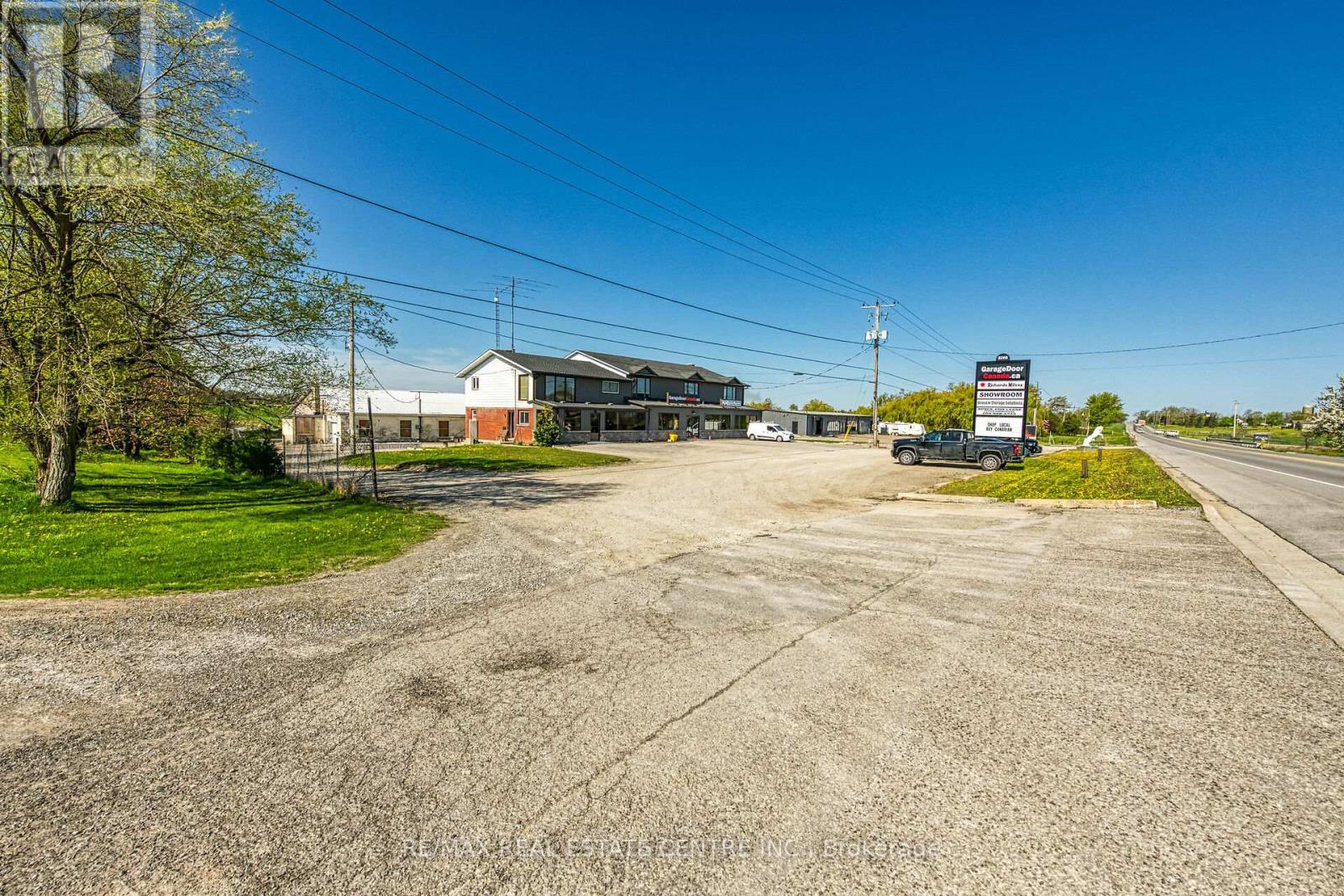 8268 Highway No 20 Highway, Grimsby, Ontario  L0R 2A0 - Photo 4 - X12159342