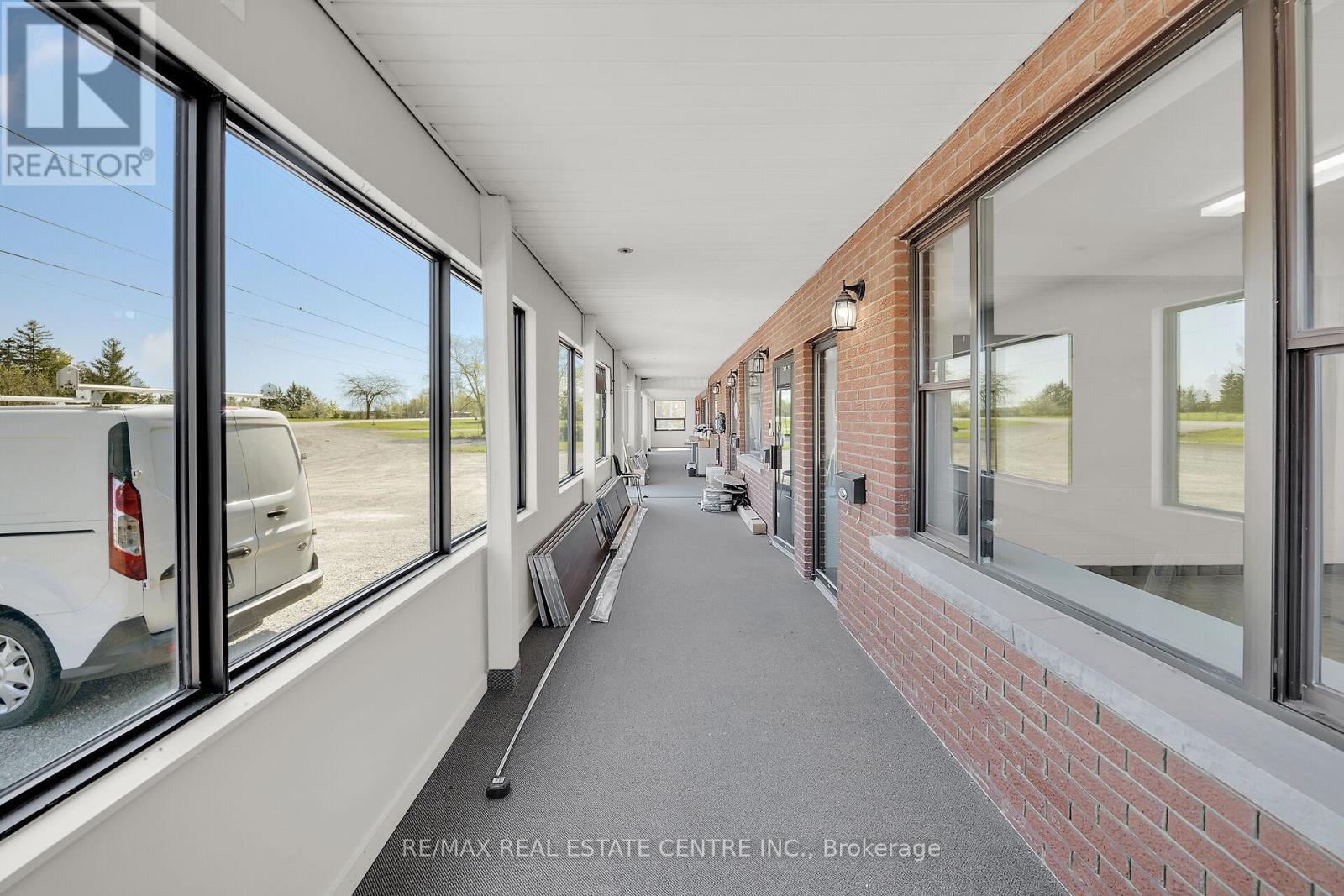 8268 Highway No 20 Highway, Grimsby, Ontario  L0R 2A0 - Photo 8 - X12159342