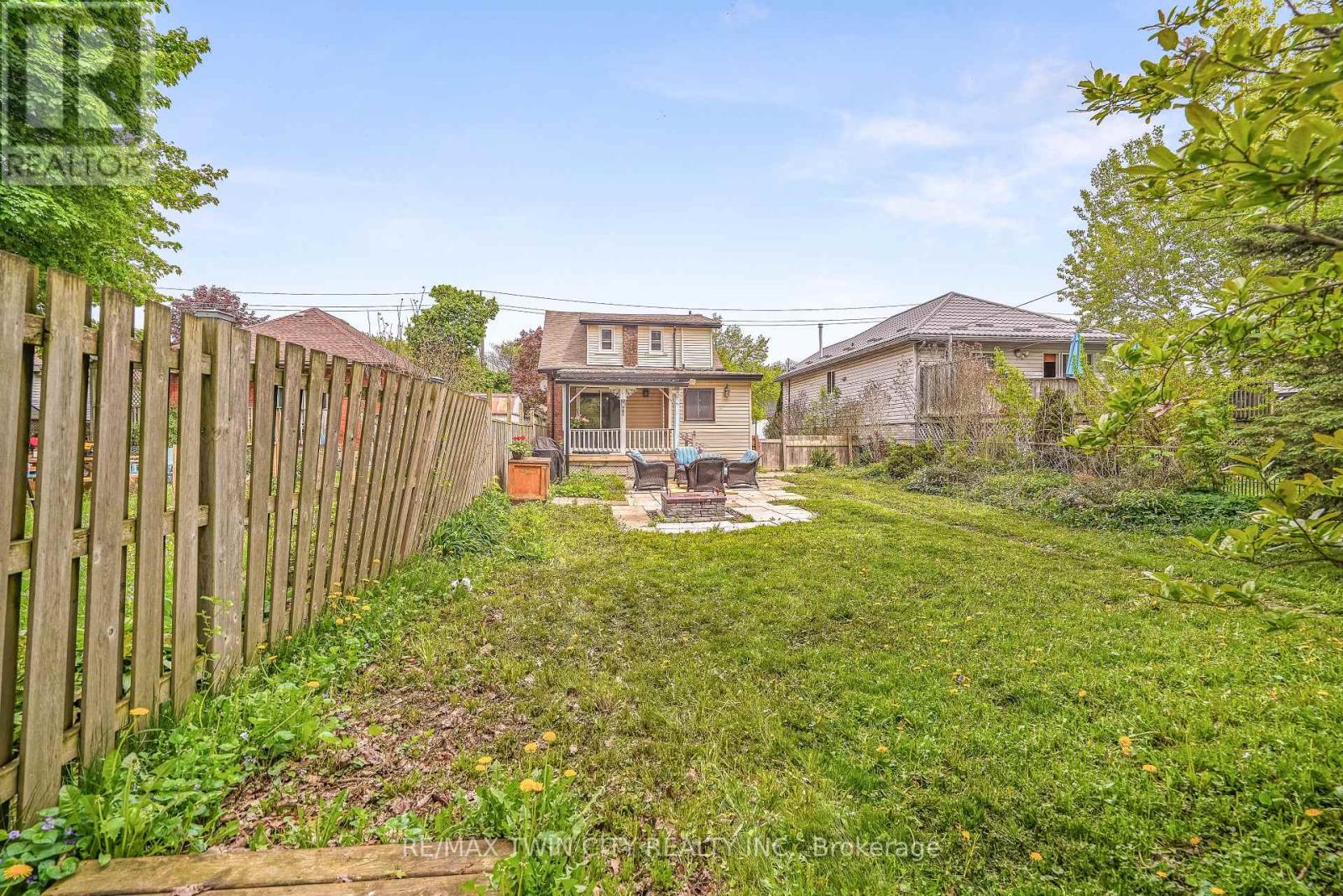 271 Grey Street, Brantford, Ontario  N3S 4W9 - Photo 35 - X12159446