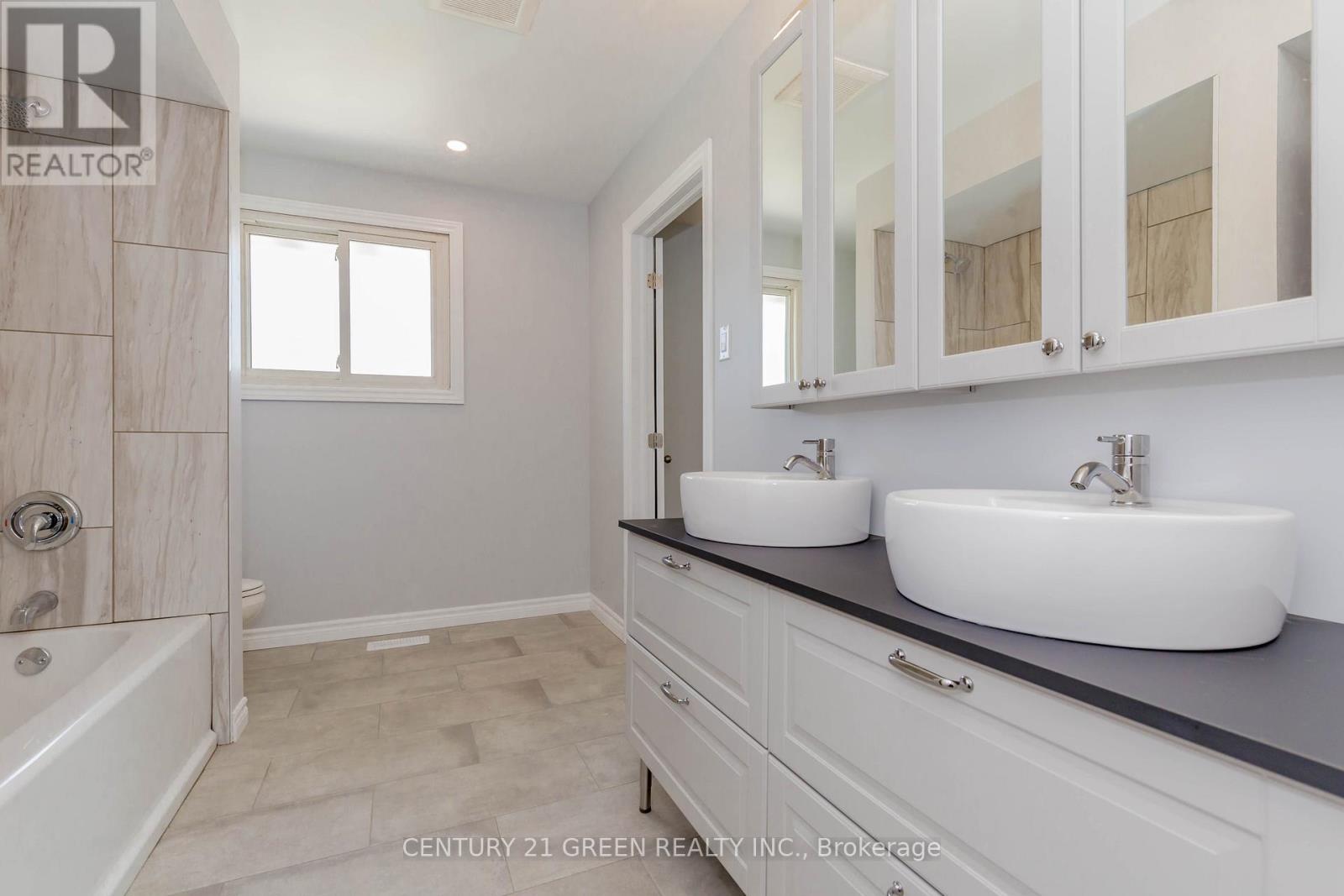 1691 Glancaster Road, Hamilton, Ontario  L0R 1W0 - Photo 11 - X12159452