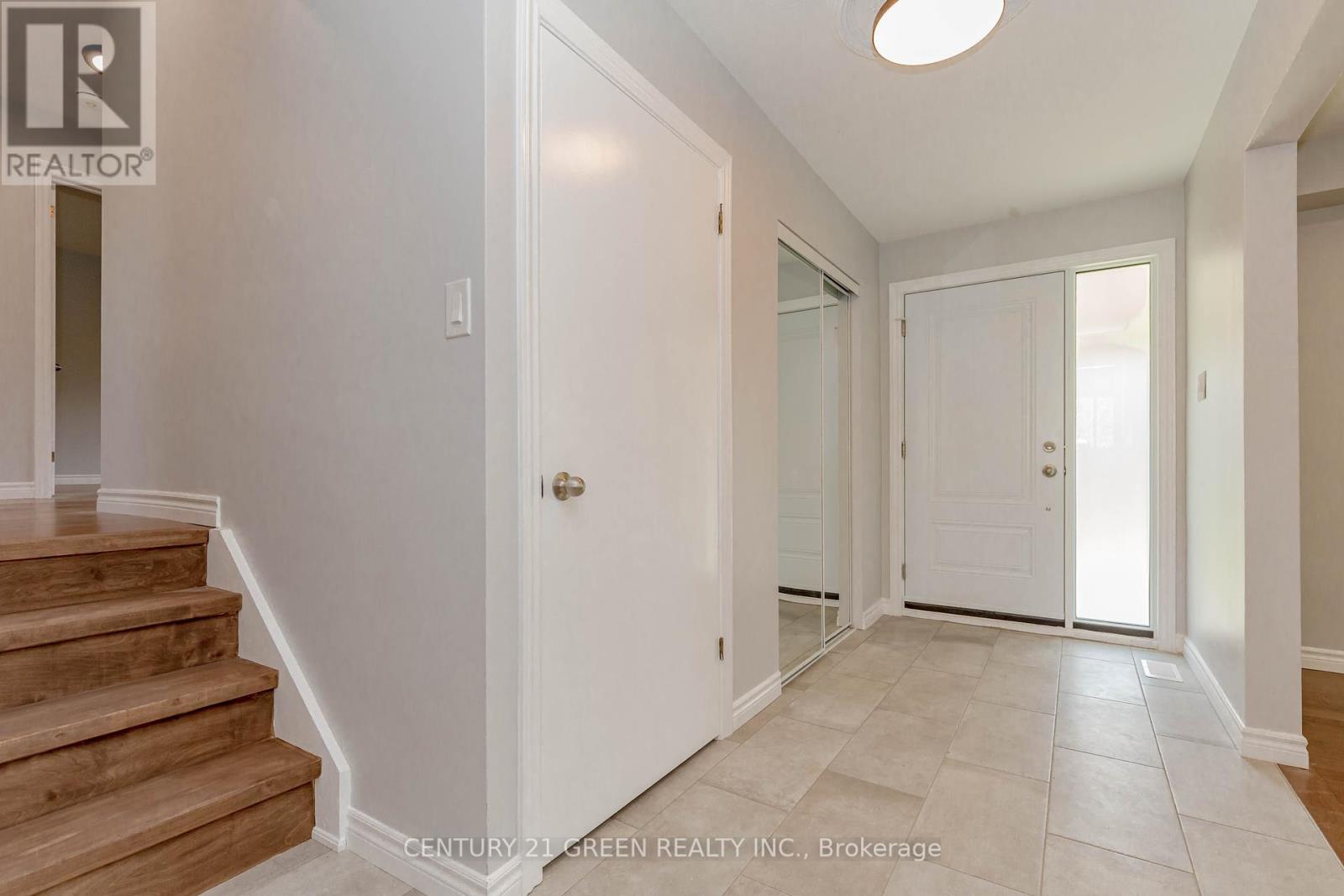 1691 Glancaster Road, Hamilton, Ontario  L0R 1W0 - Photo 3 - X12159452