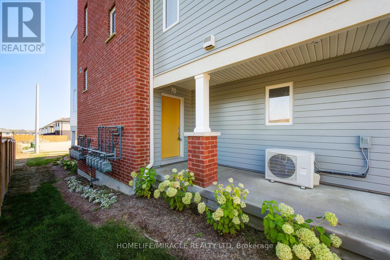 Property at 70 PROGRESS AVENUE image 4