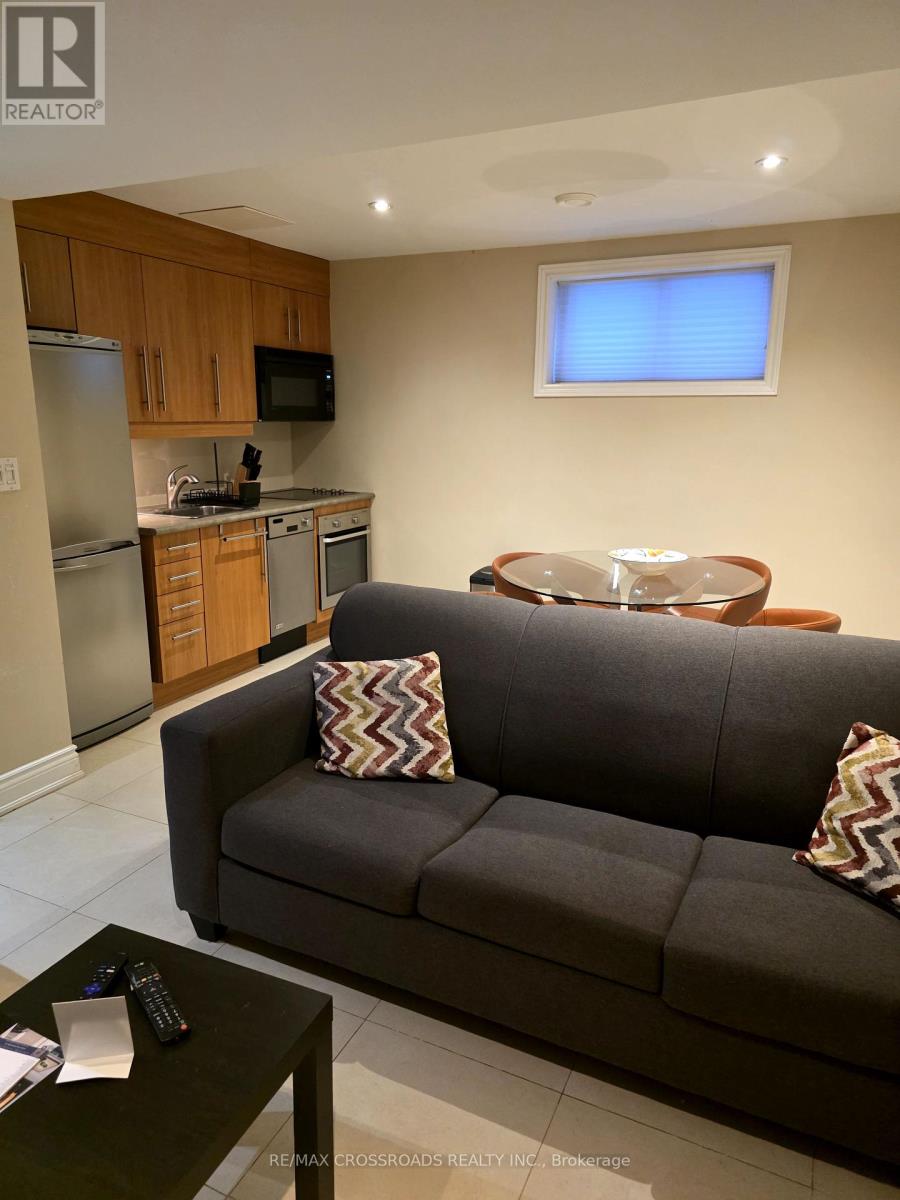 Lower - 428 Roehampton Avenue, Toronto, Ontario  M4P 1S4 - Photo 5 - C12081607